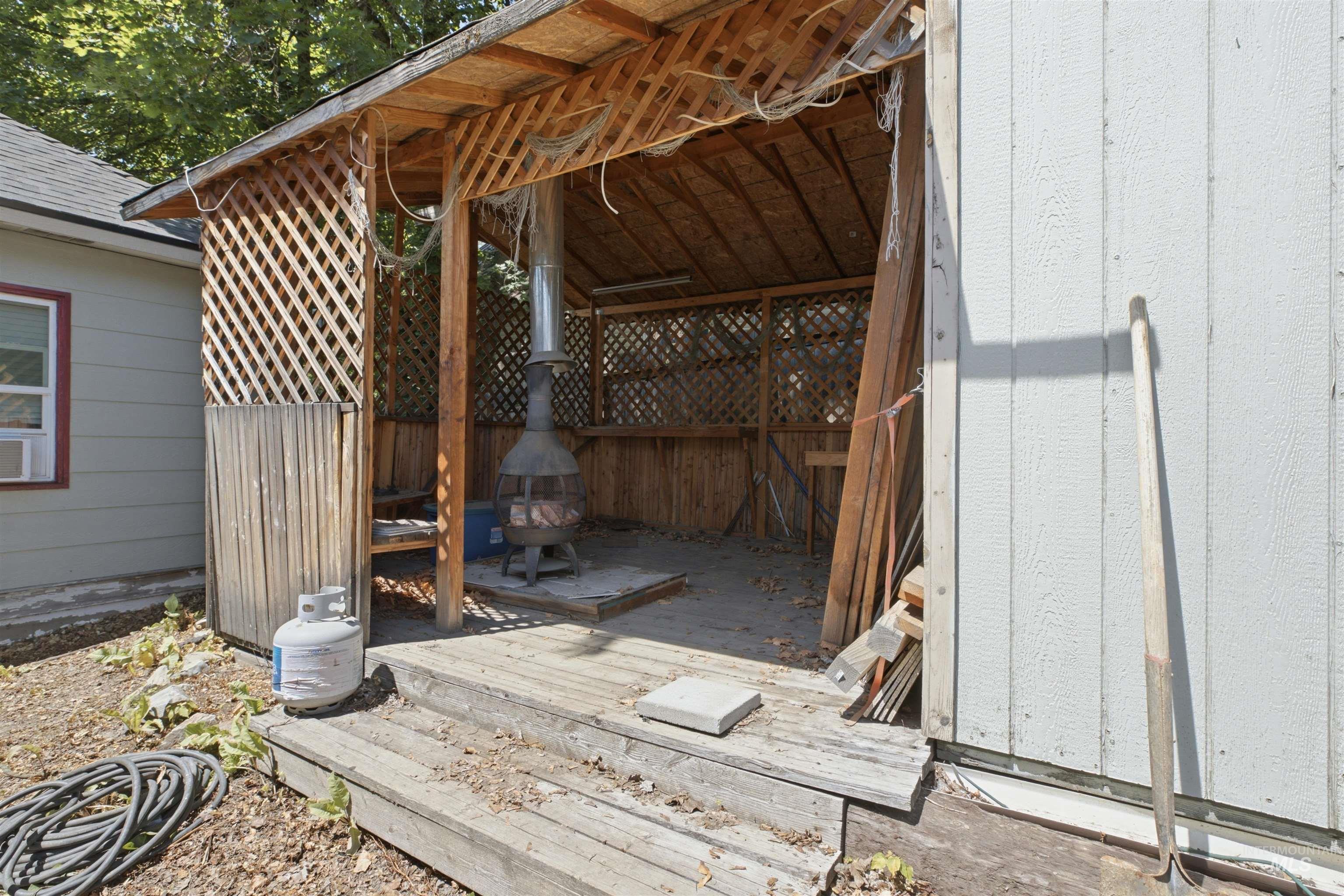735 Oak St Property Photo 19