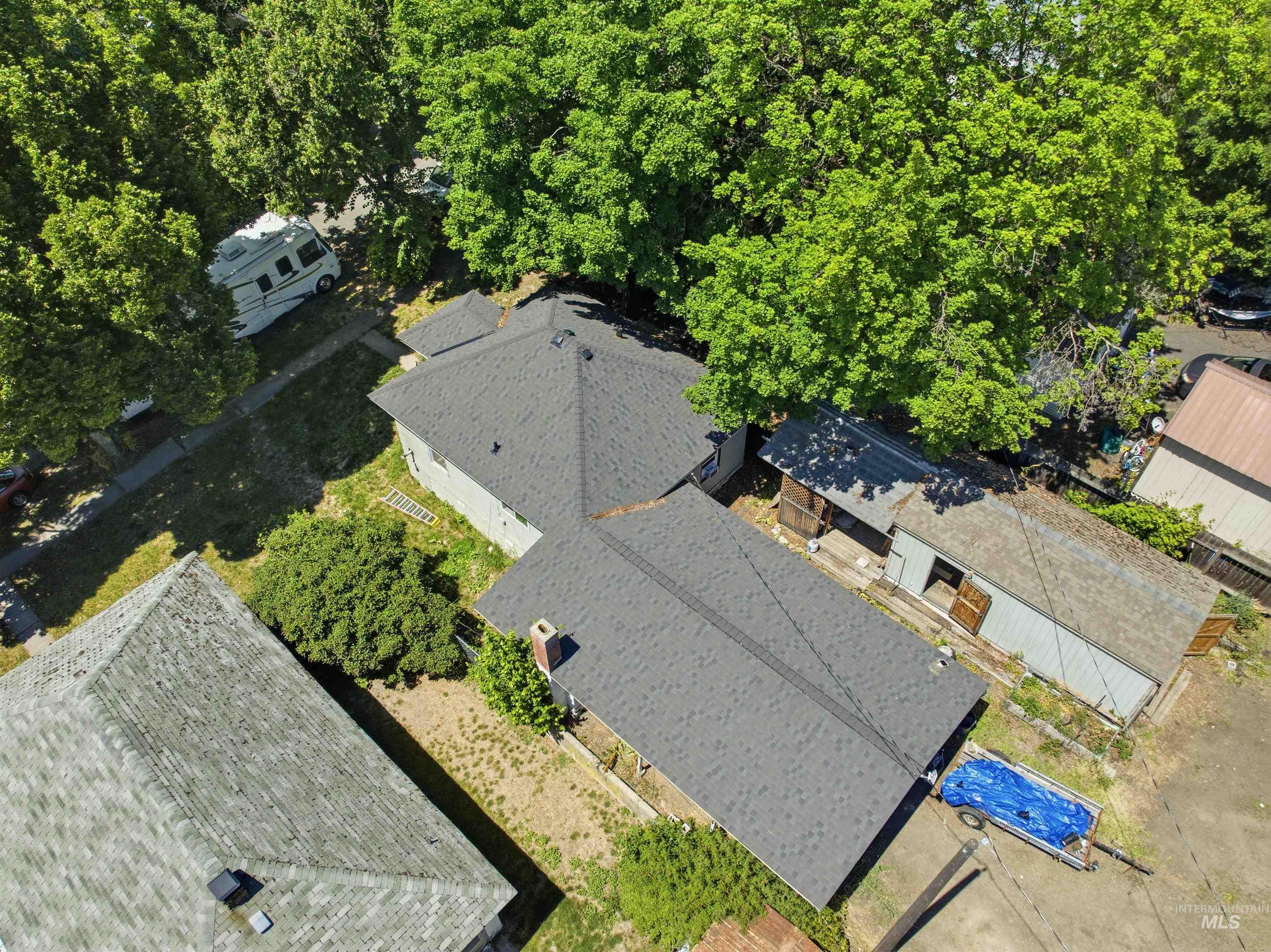735 Oak St Property Photo 23