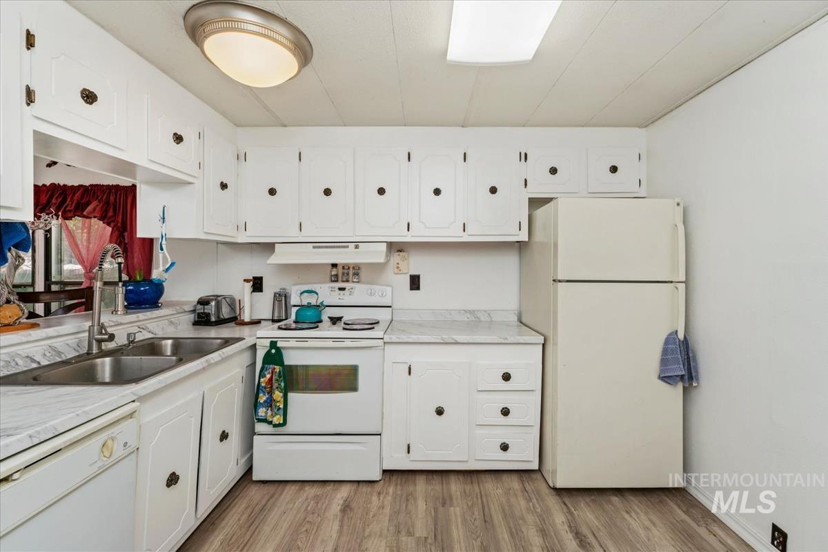1160 W Concord Property Photo 10