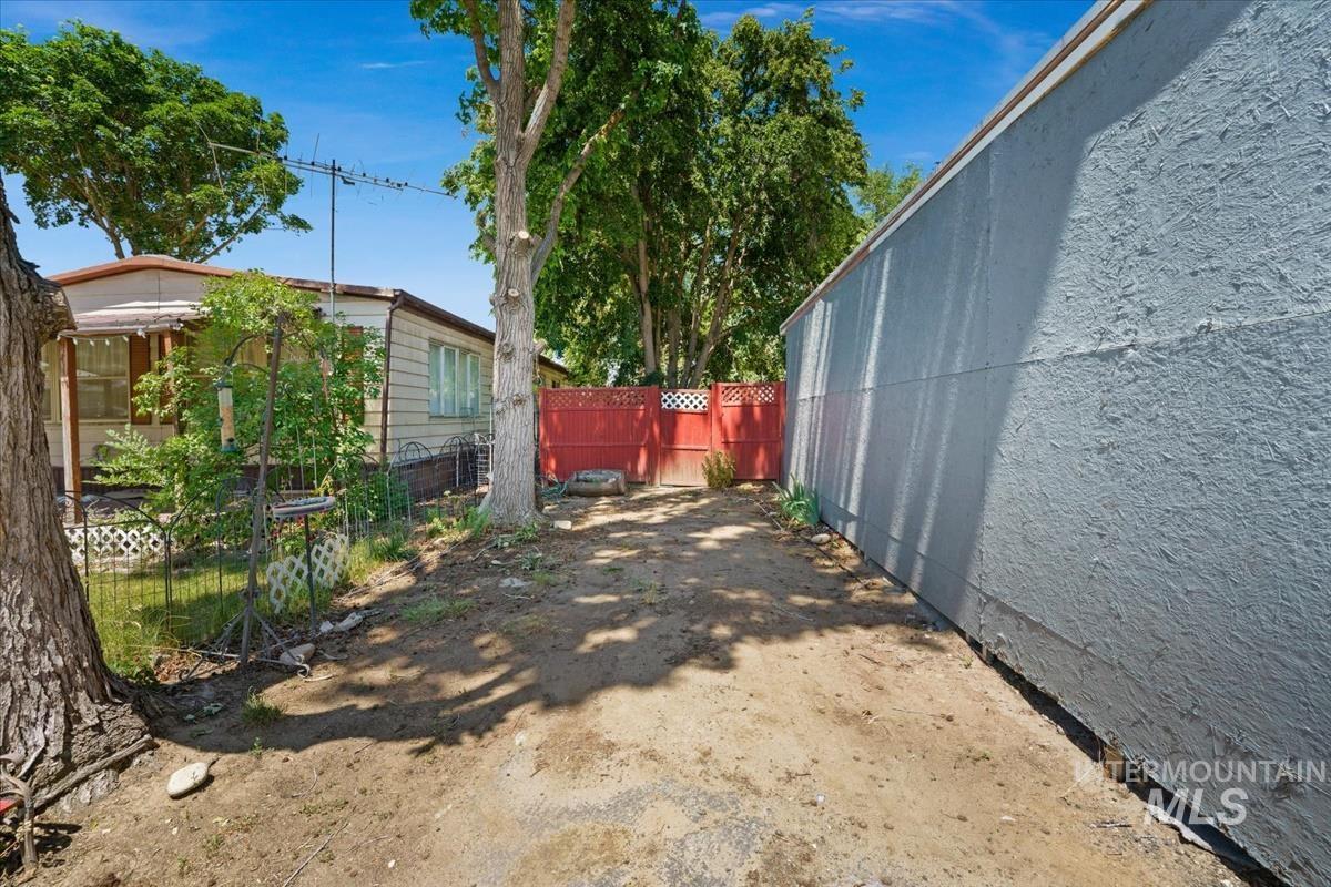 1160 W Concord Property Photo 28