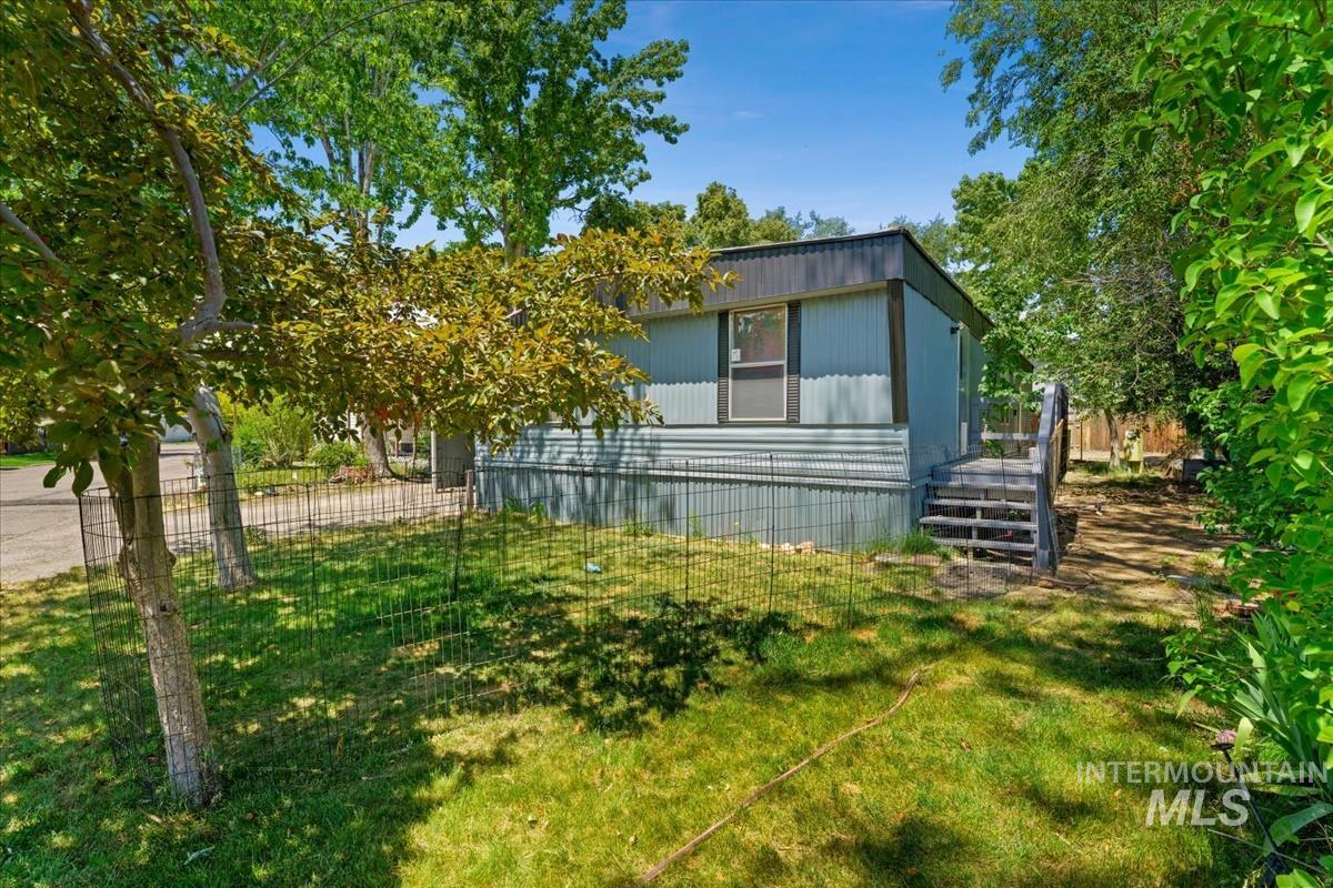 1160 W Concord Property Photo 32