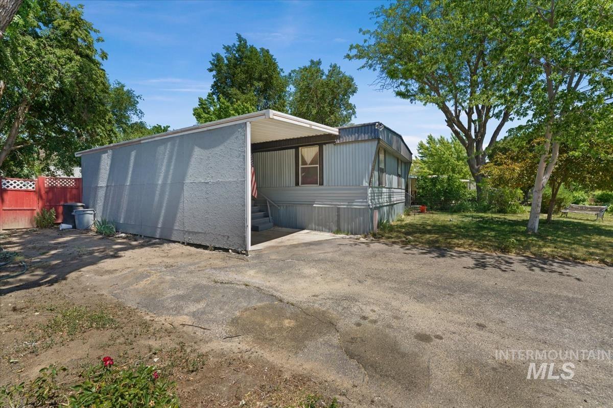 1160 W Concord Property Photo 33