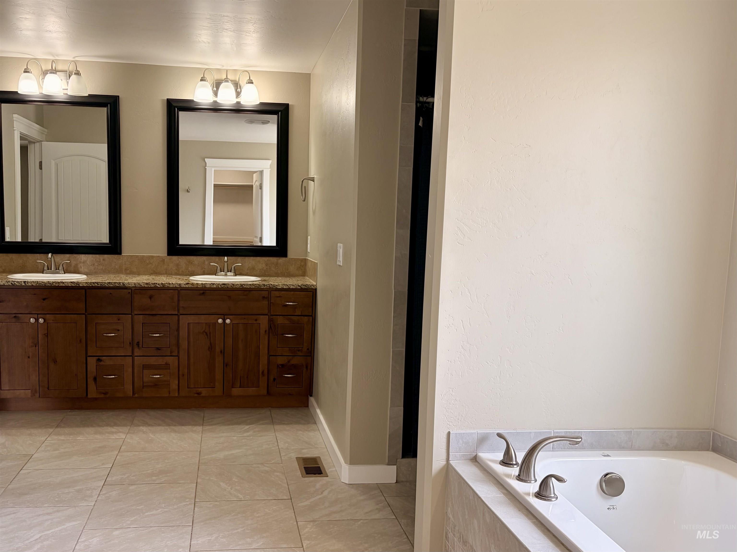 2493 East 3769 North Property Photo 15