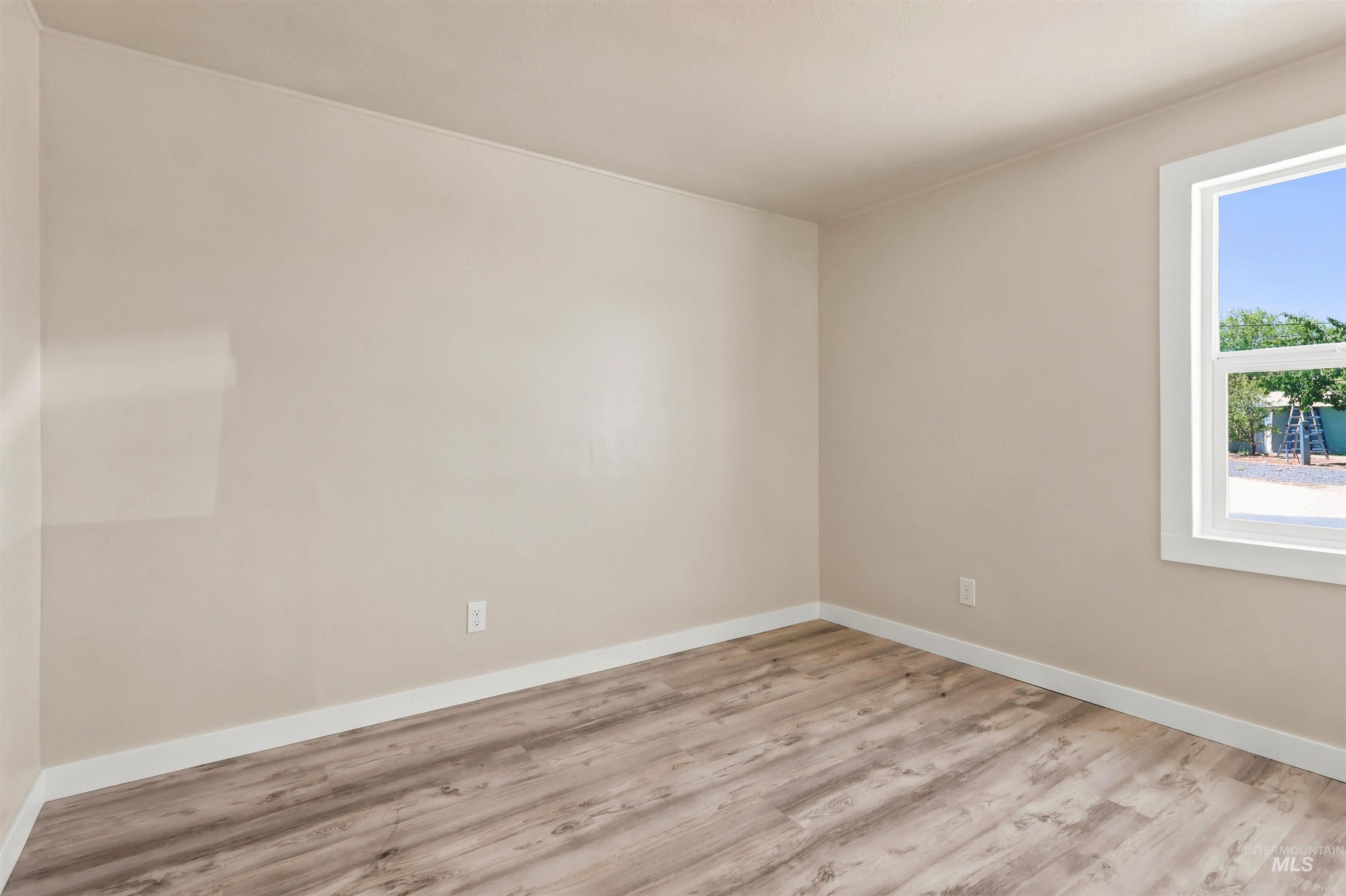 33 Manor Drive Property Photo 9