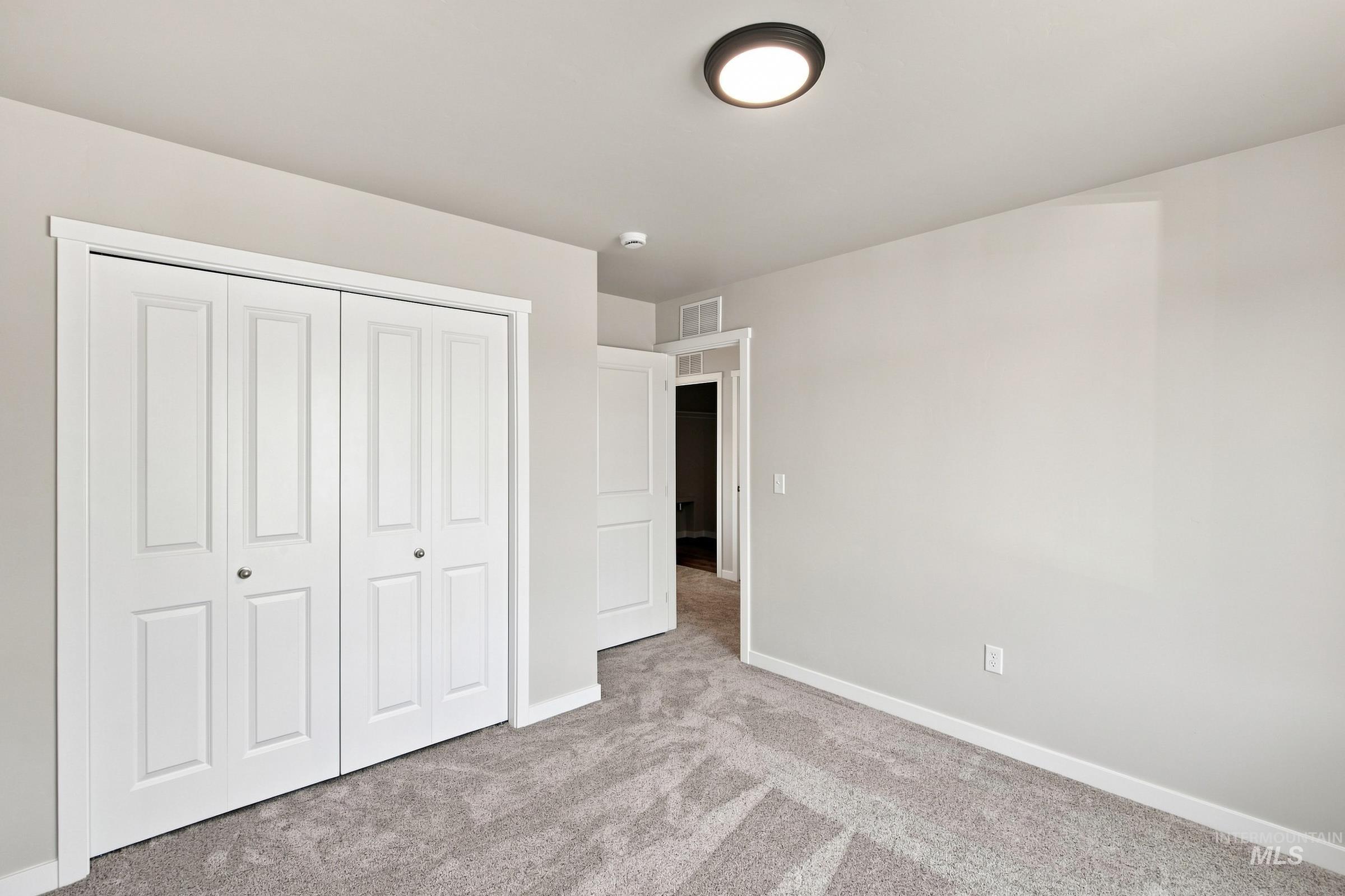 633 W Novak Dr Property Photo 23