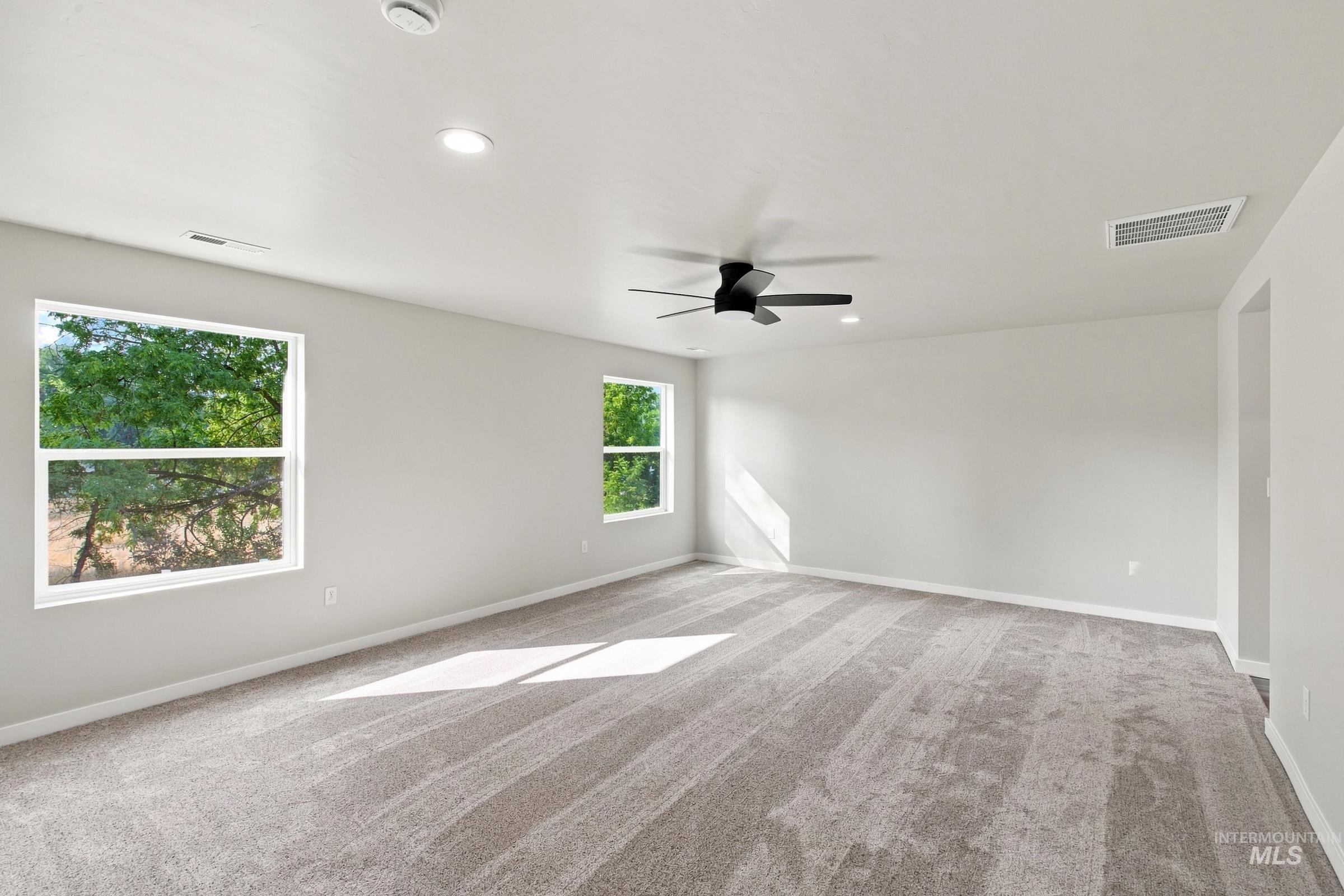 633 W Novak Dr Property Photo 24