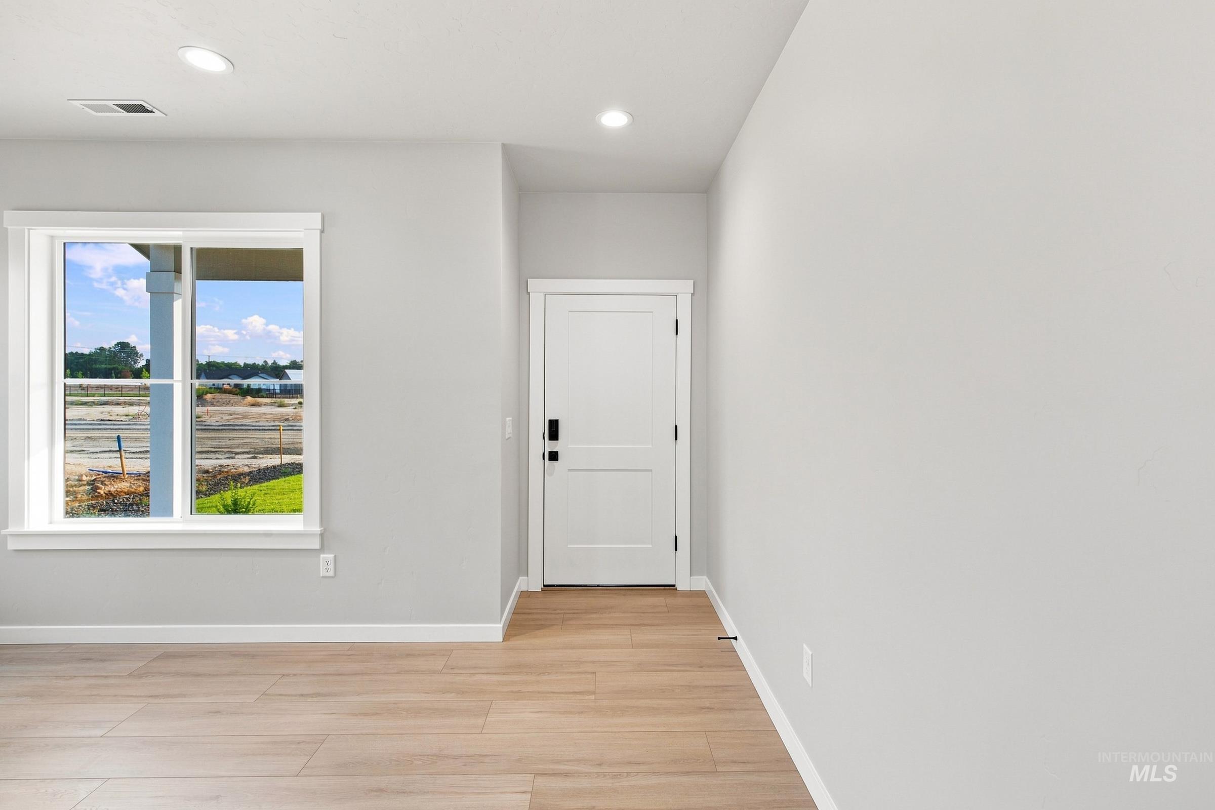 3035 N Schimigadoon Way Property Photo 2