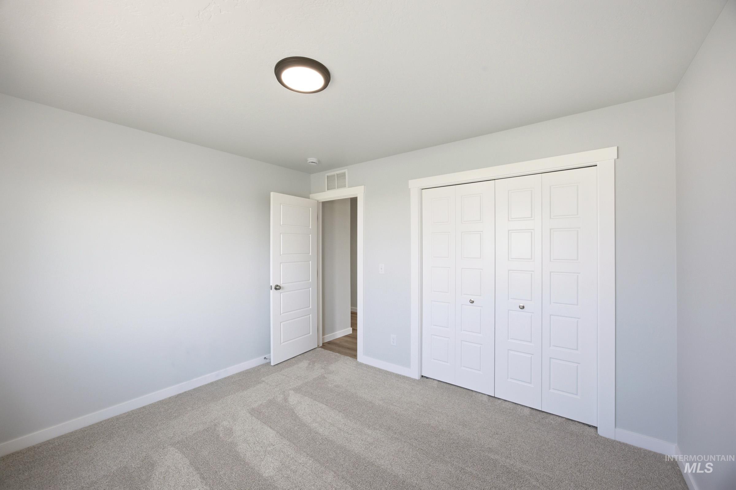7325 W Trumbull Ct Property Photo 11