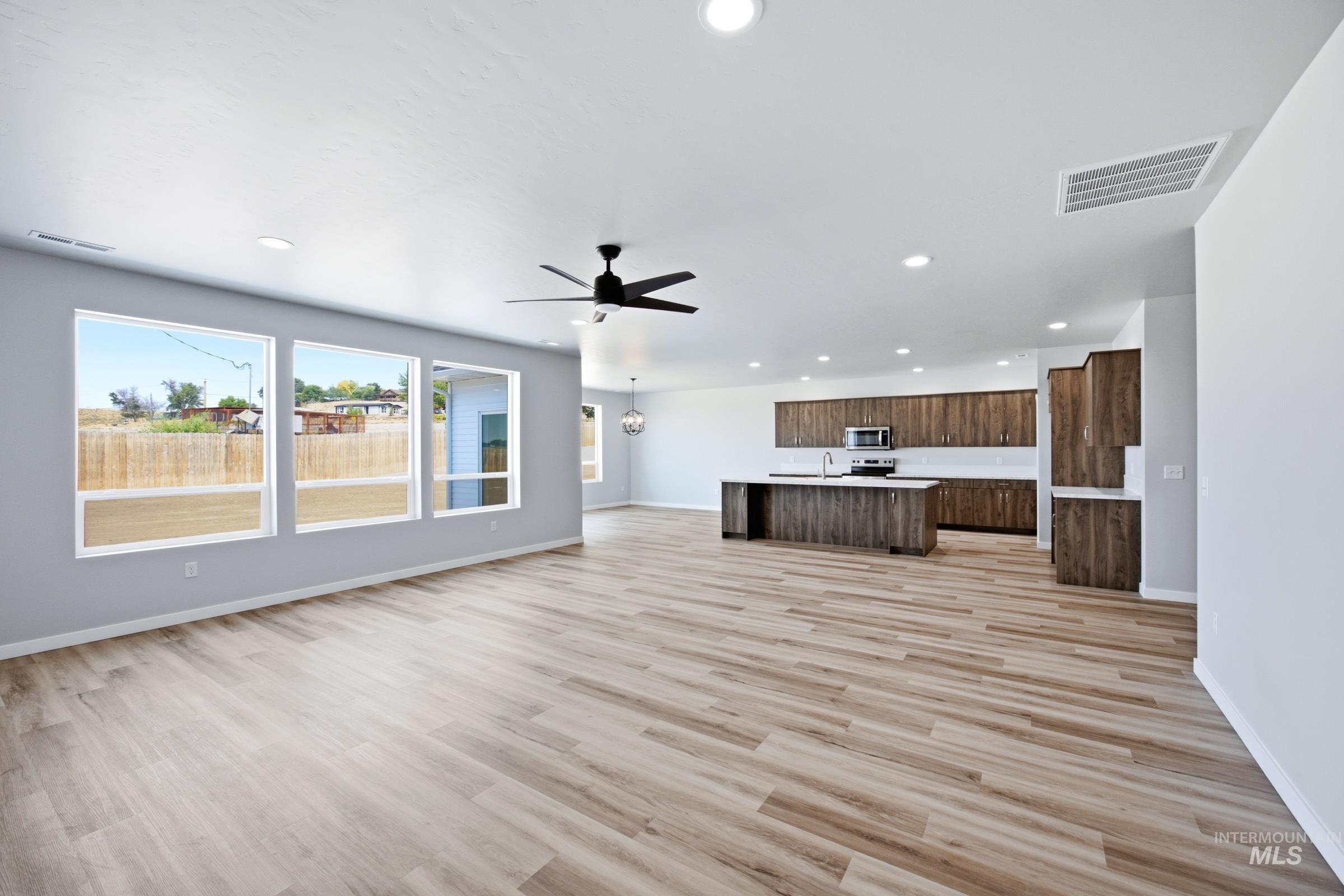 1073 Coffee Pond Ave Property Photo 9