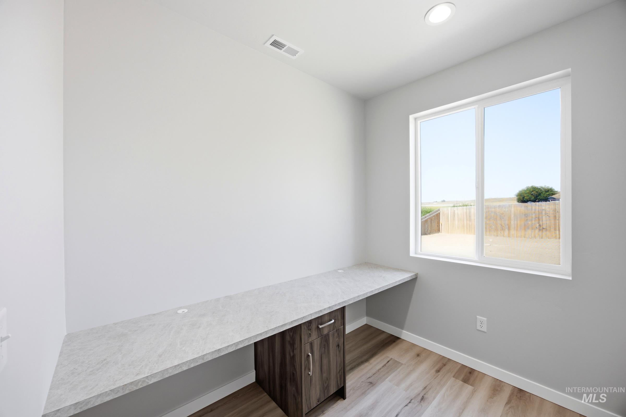1073 Coffee Pond Ave Property Photo 13
