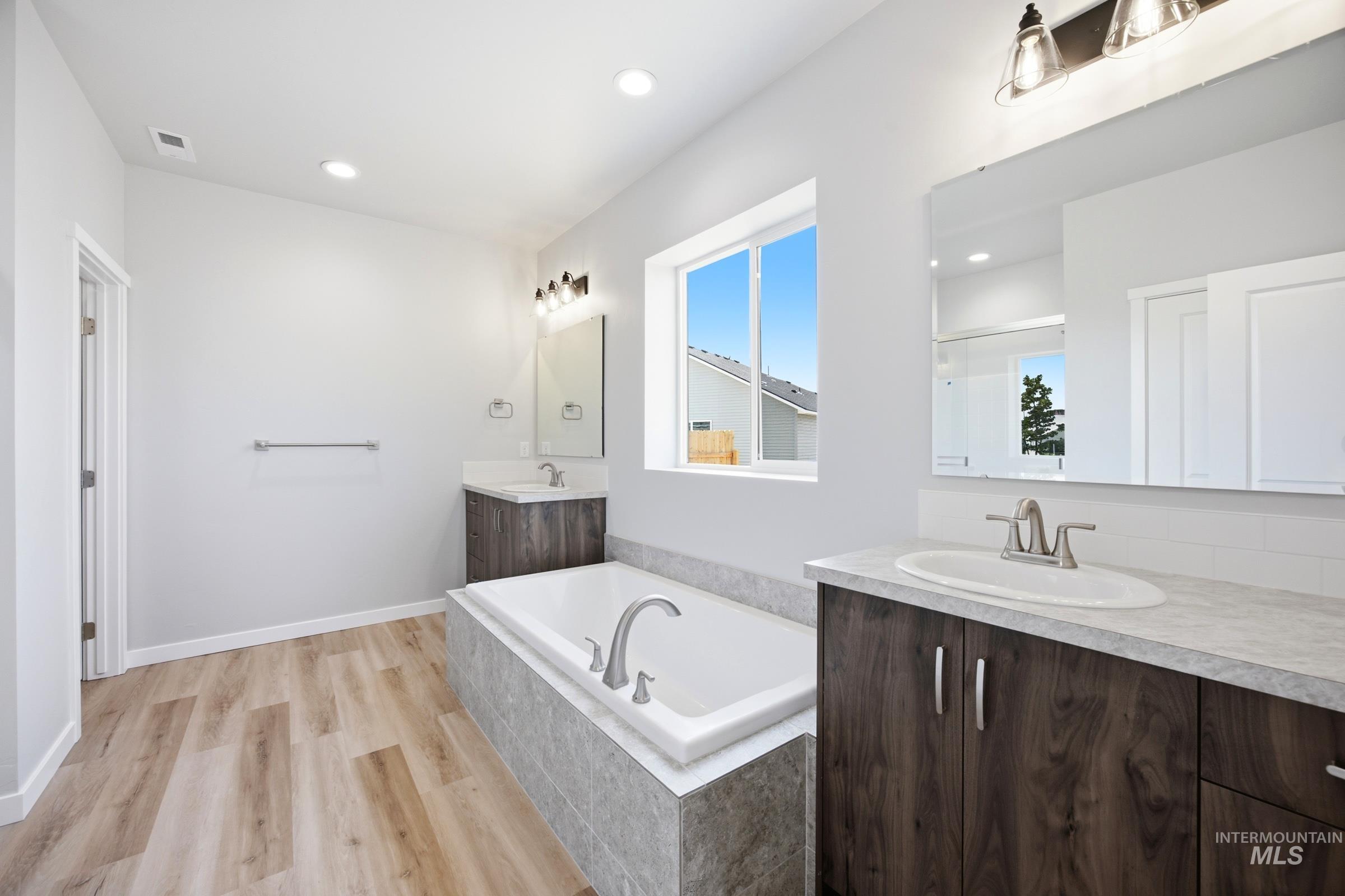 1073 Coffee Pond Ave Property Photo 18