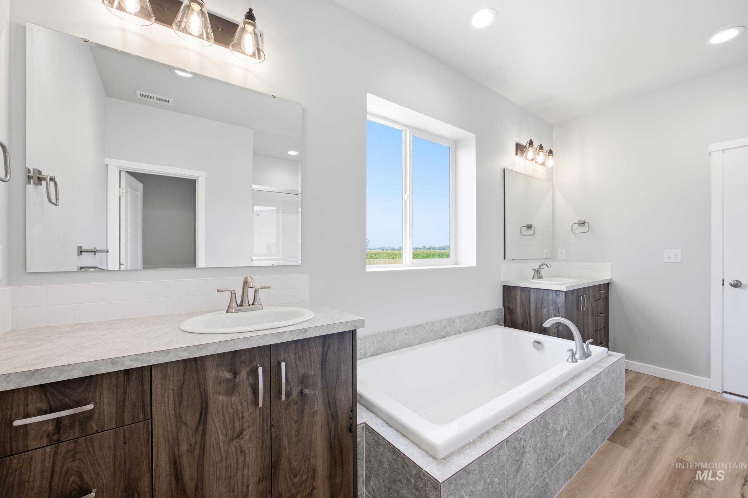 1073 Coffee Pond Ave Property Photo 20