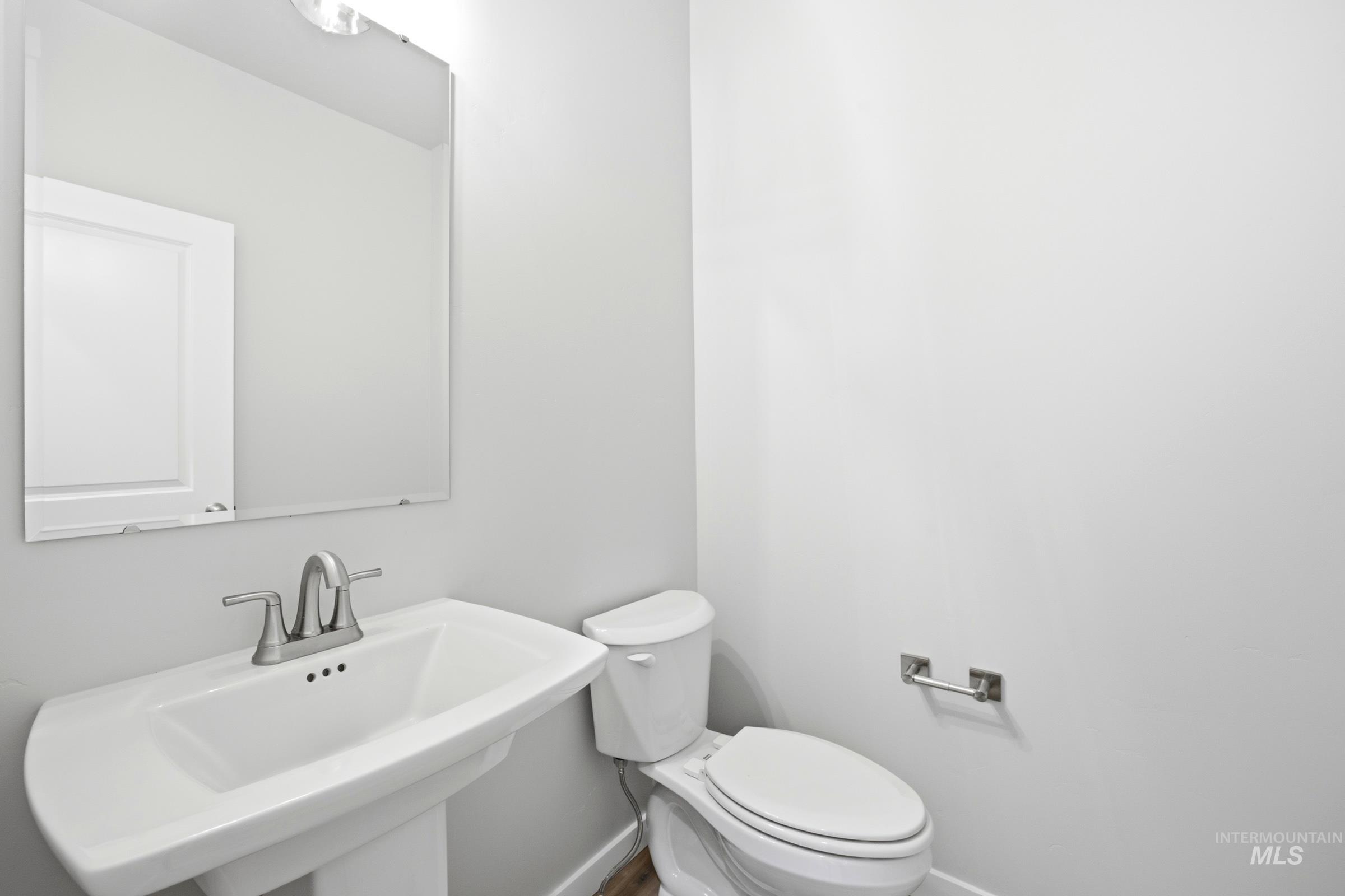 1073 Coffee Pond Ave Property Photo 23