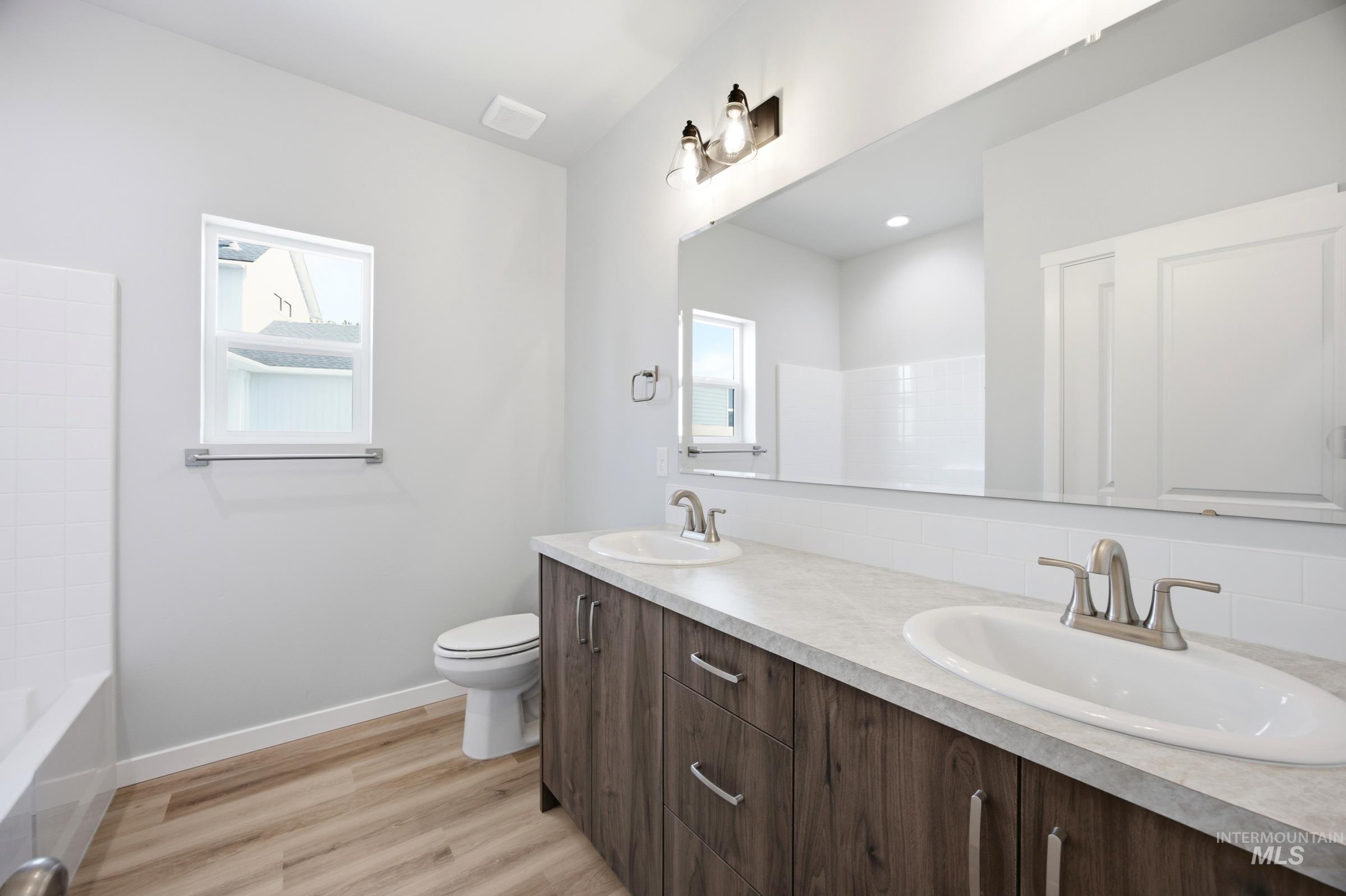 1073 Coffee Pond Ave Property Photo 24