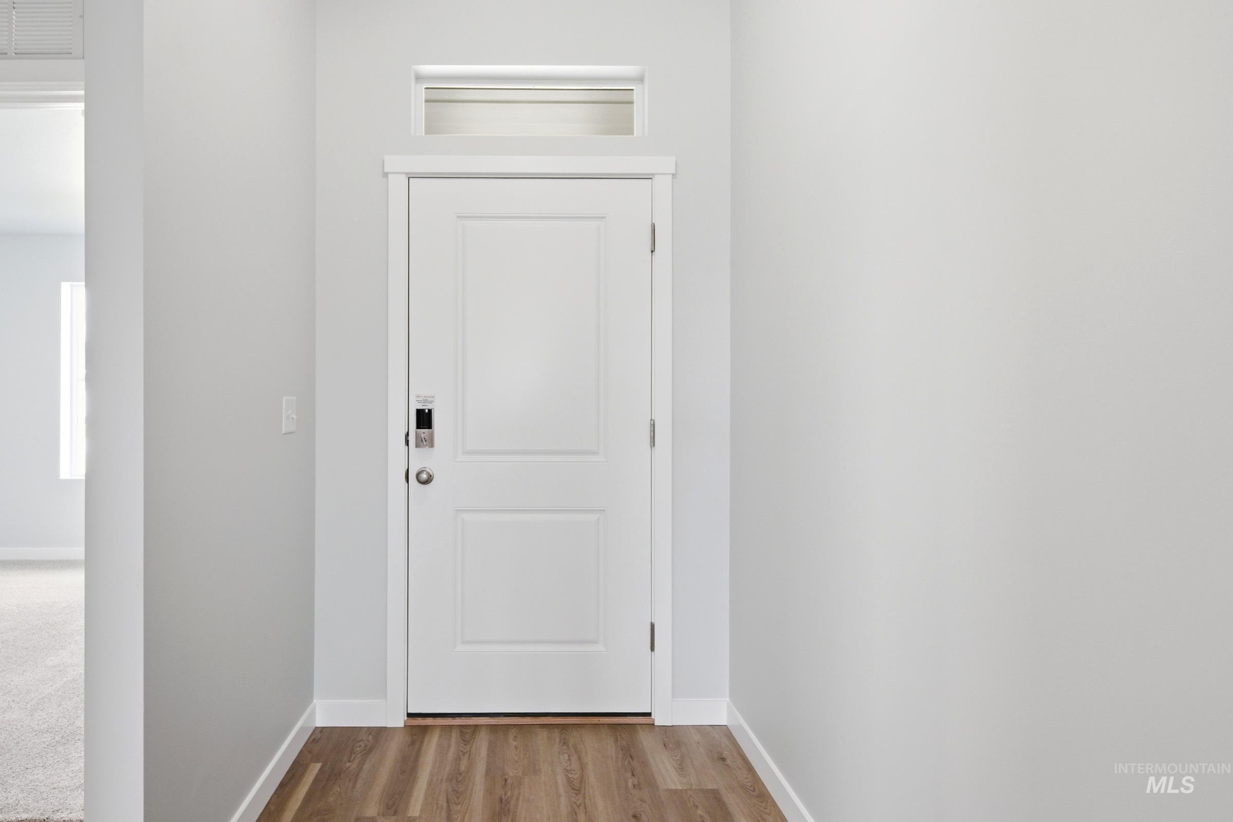 1552 Sunday River St Property Photo 2