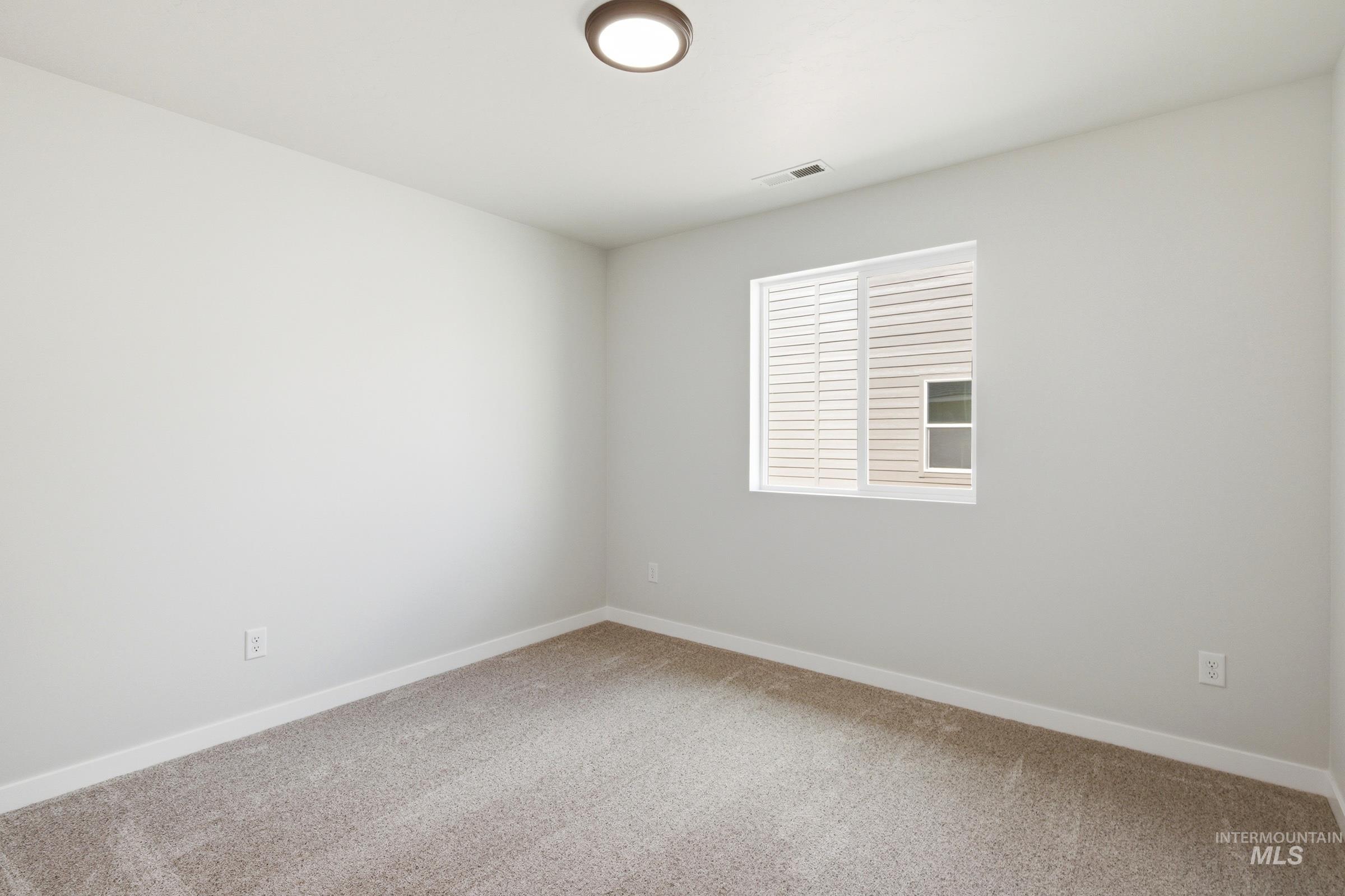 1552 Sunday River St Property Photo 11