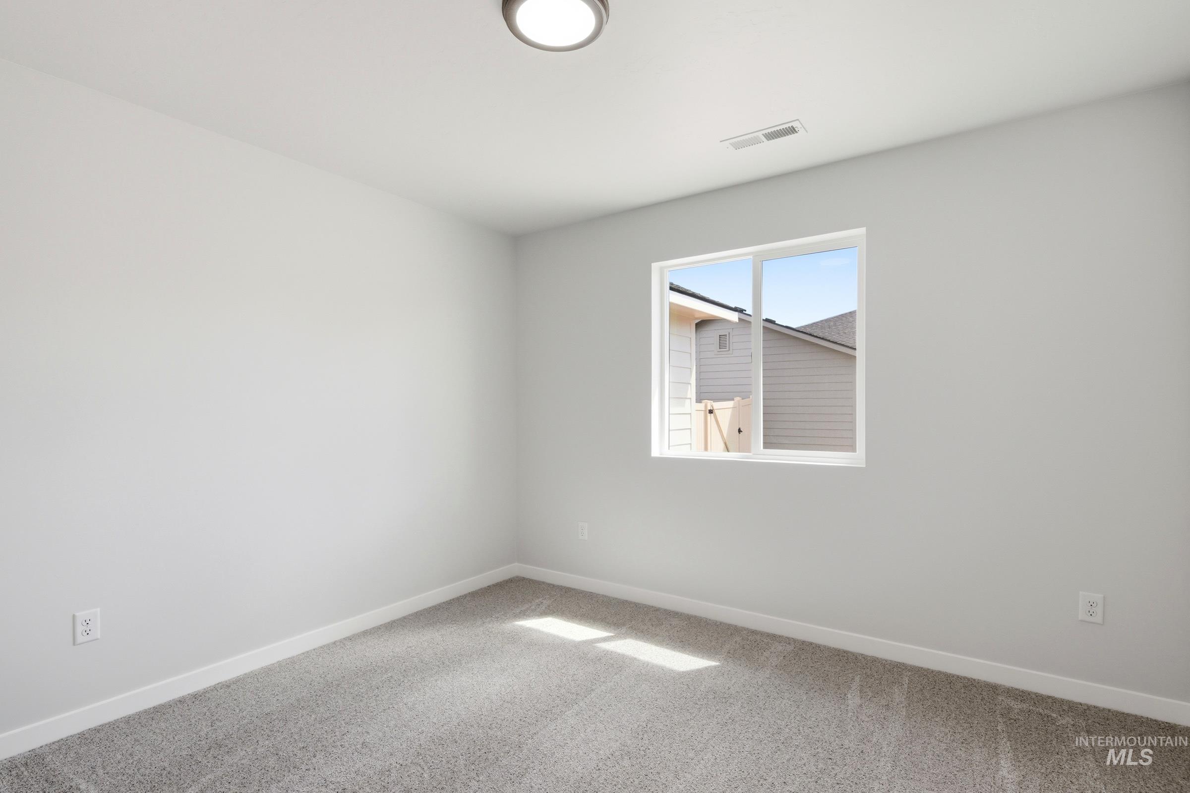 1552 Sunday River St Property Photo 14