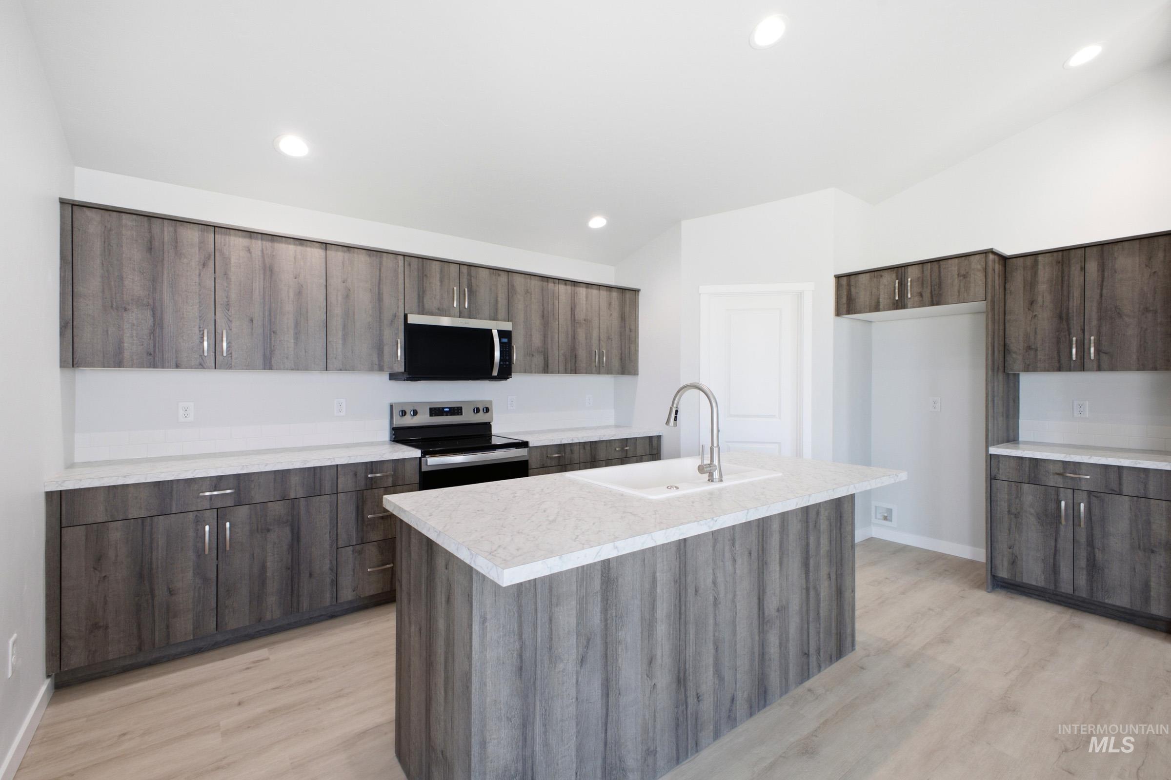 3060 W Animas Creek Dr Property Photo 4