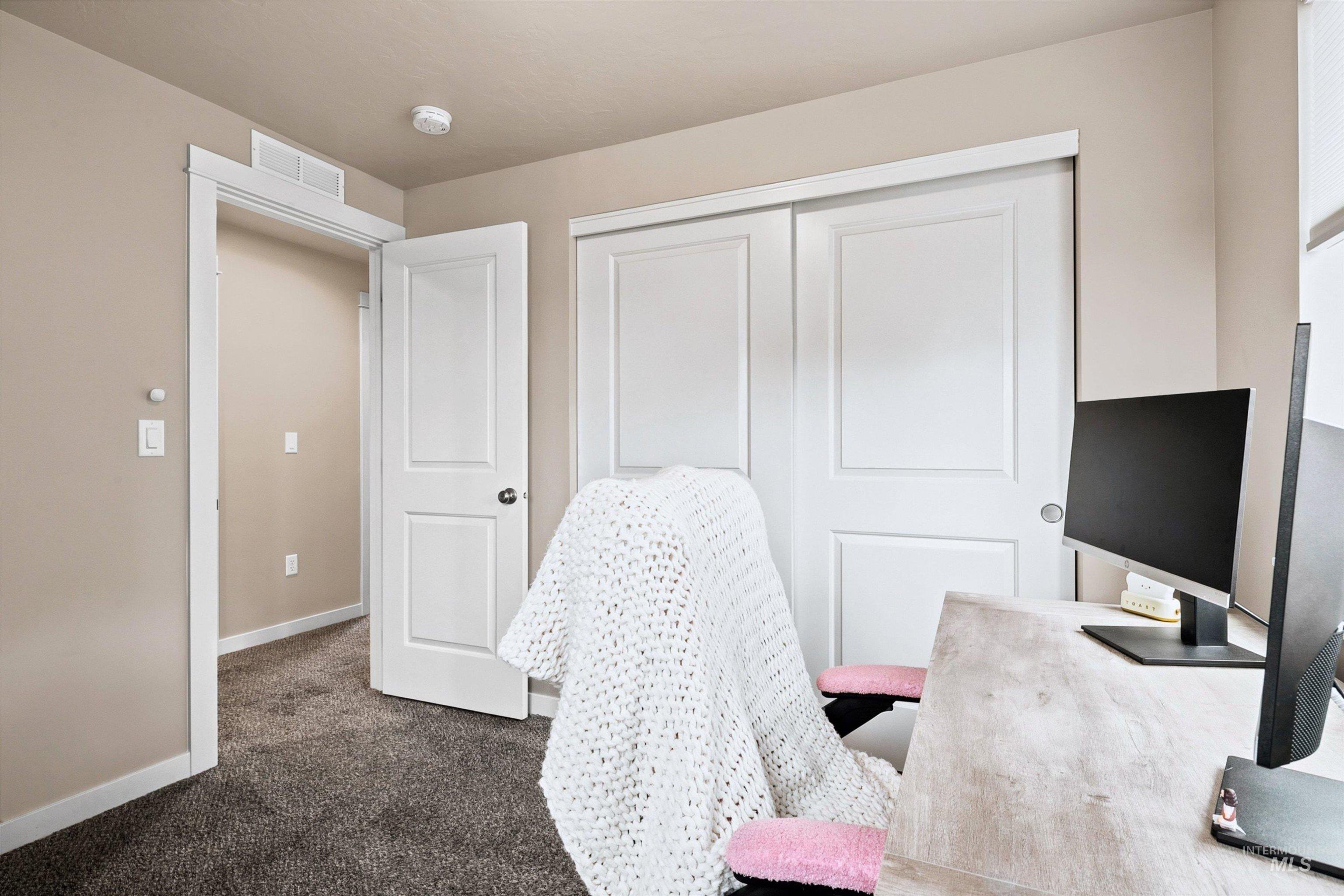 12048 W Victory Road Property Photo 26