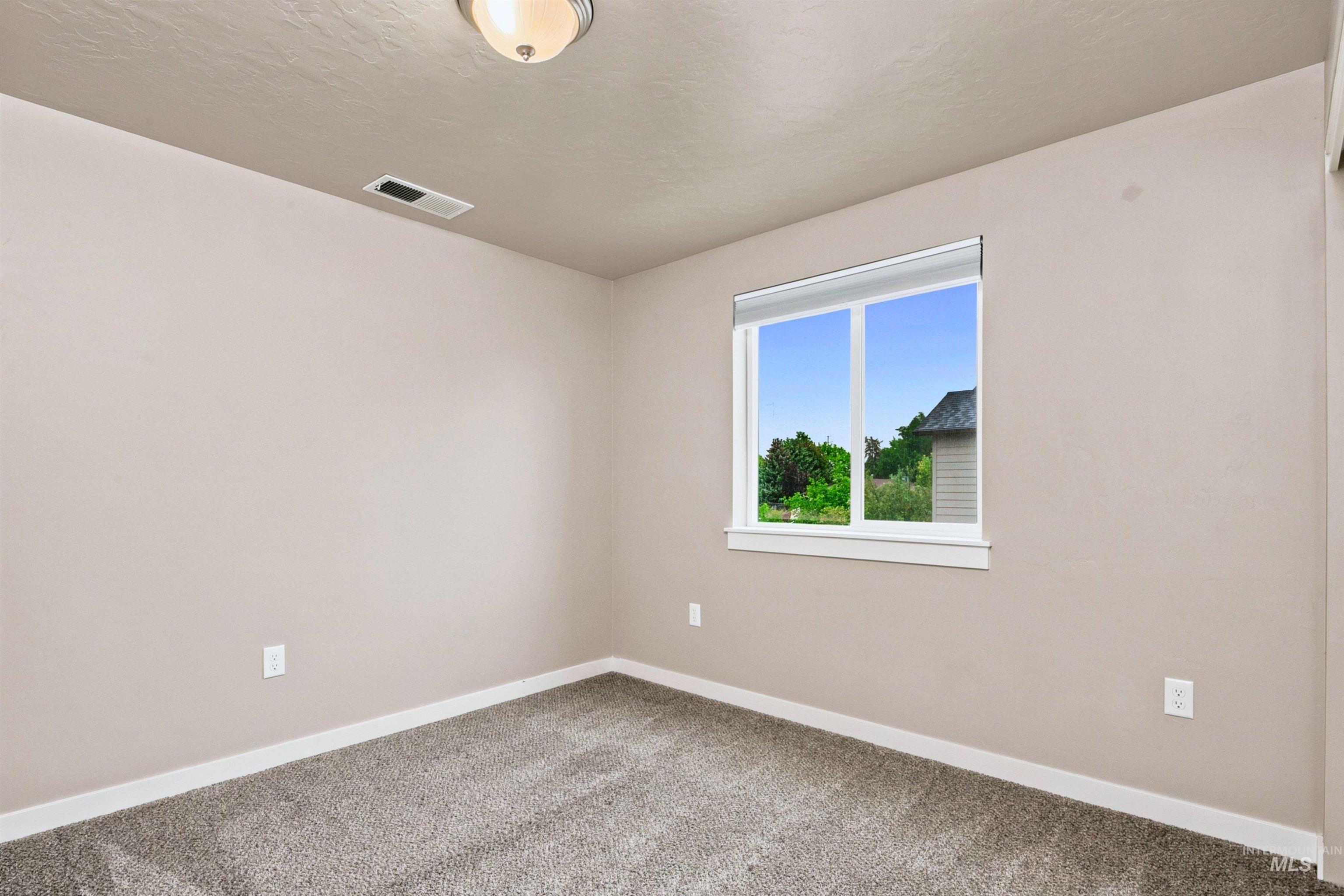 12048 W Victory Road Property Photo 29