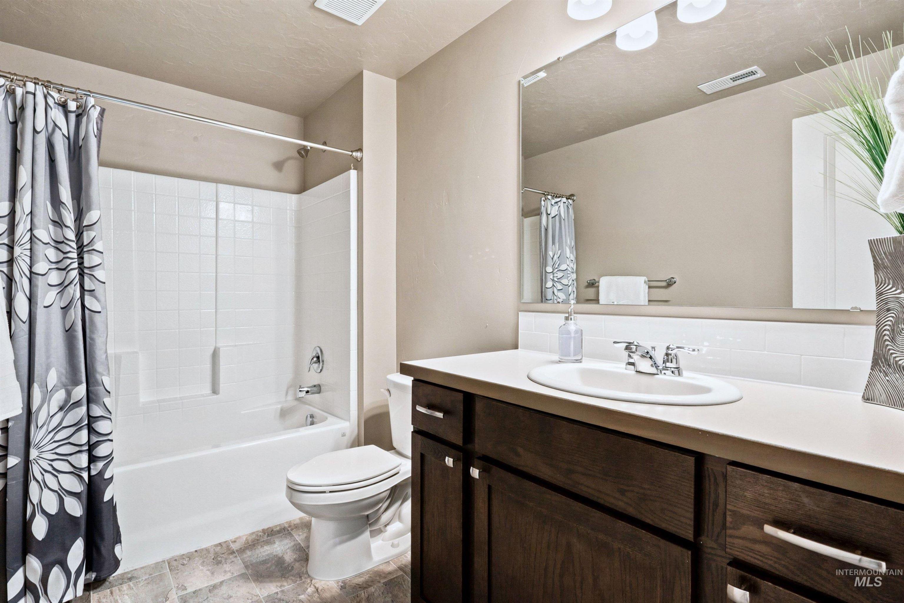 12048 W Victory Road Property Photo 31