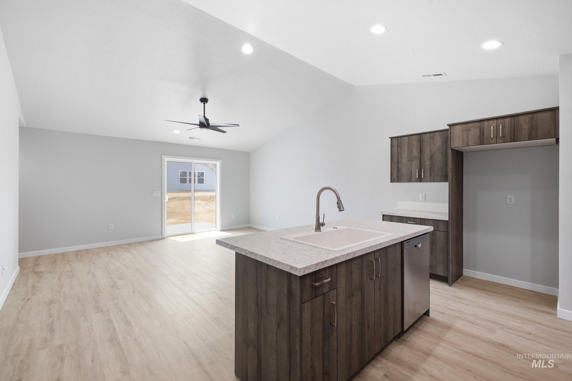 3111 W Animas Creek Dr Property Photo 5