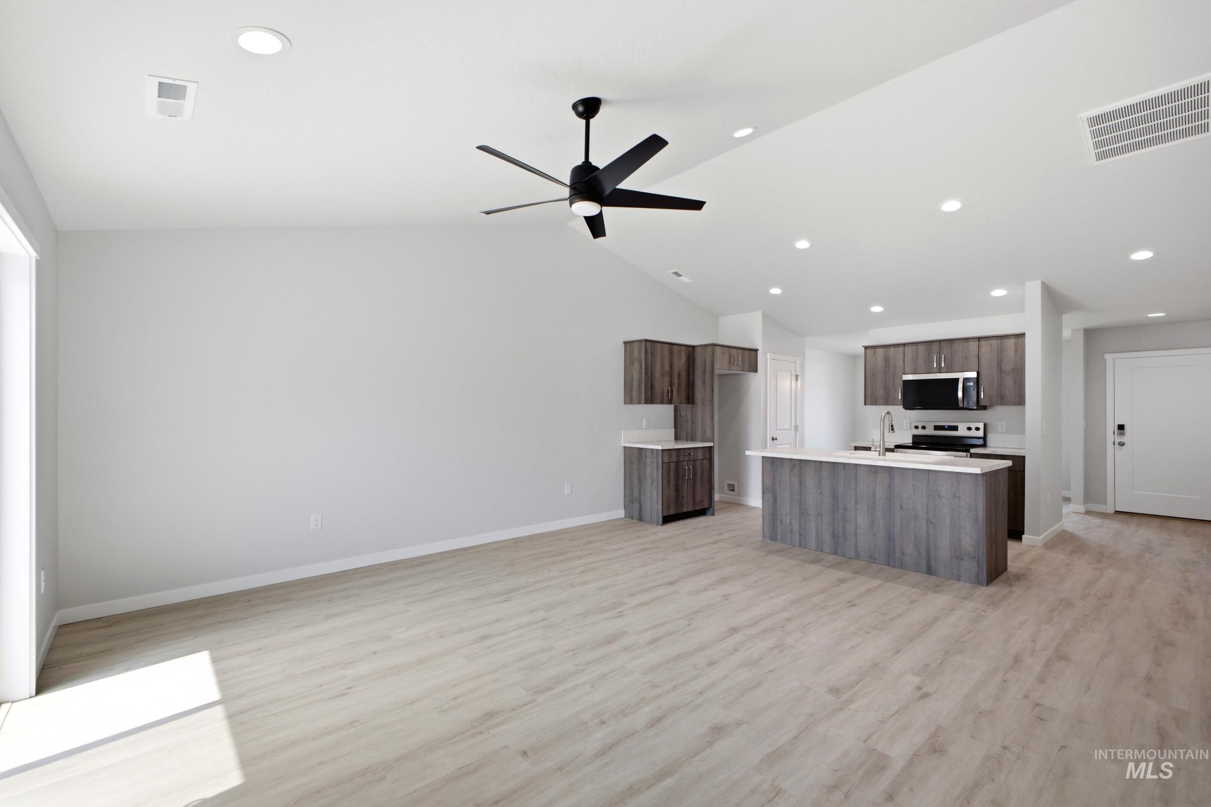 3111 W Animas Creek Dr Property Photo 6
