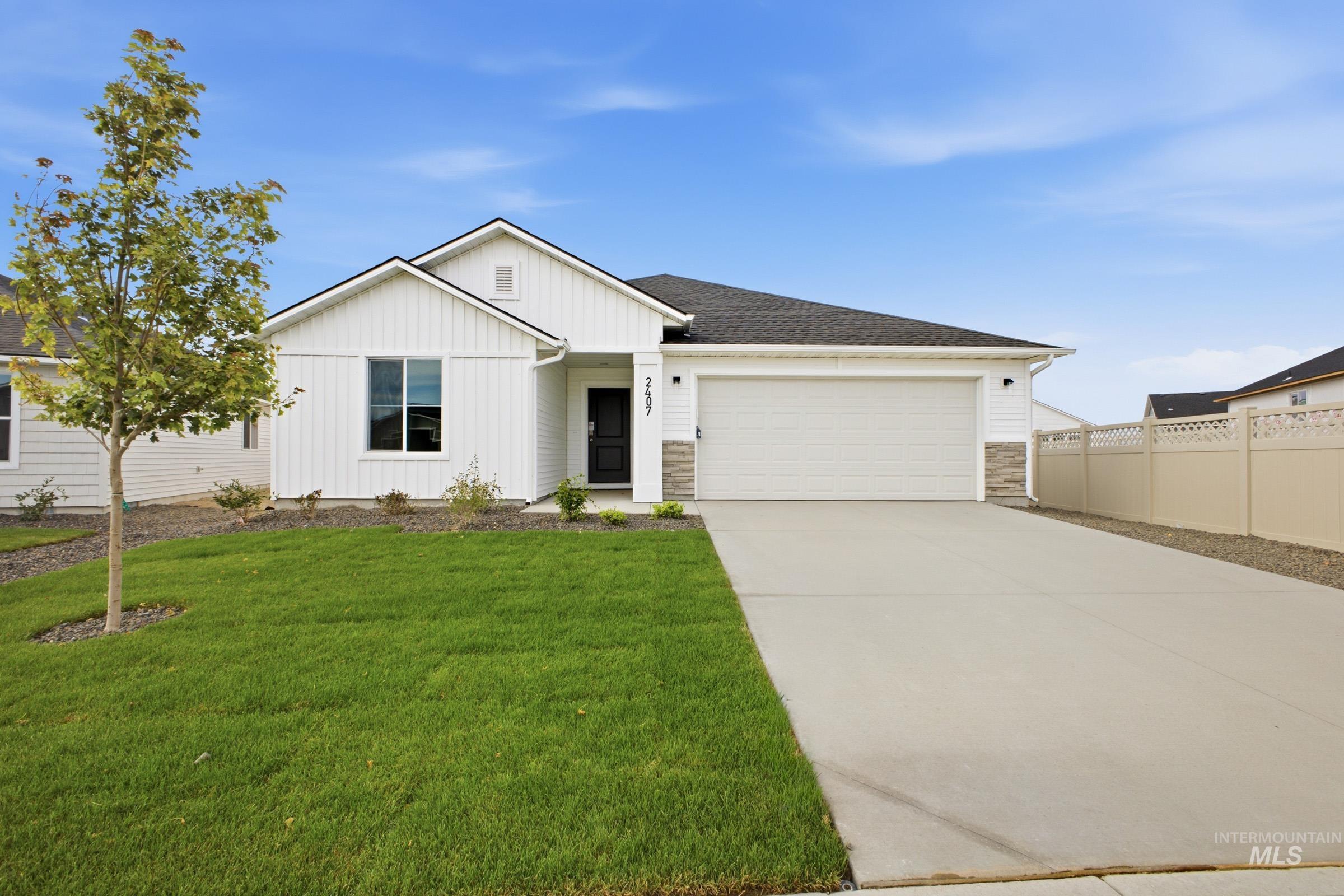 2407 W Red Jasper Dr Property Photo 1