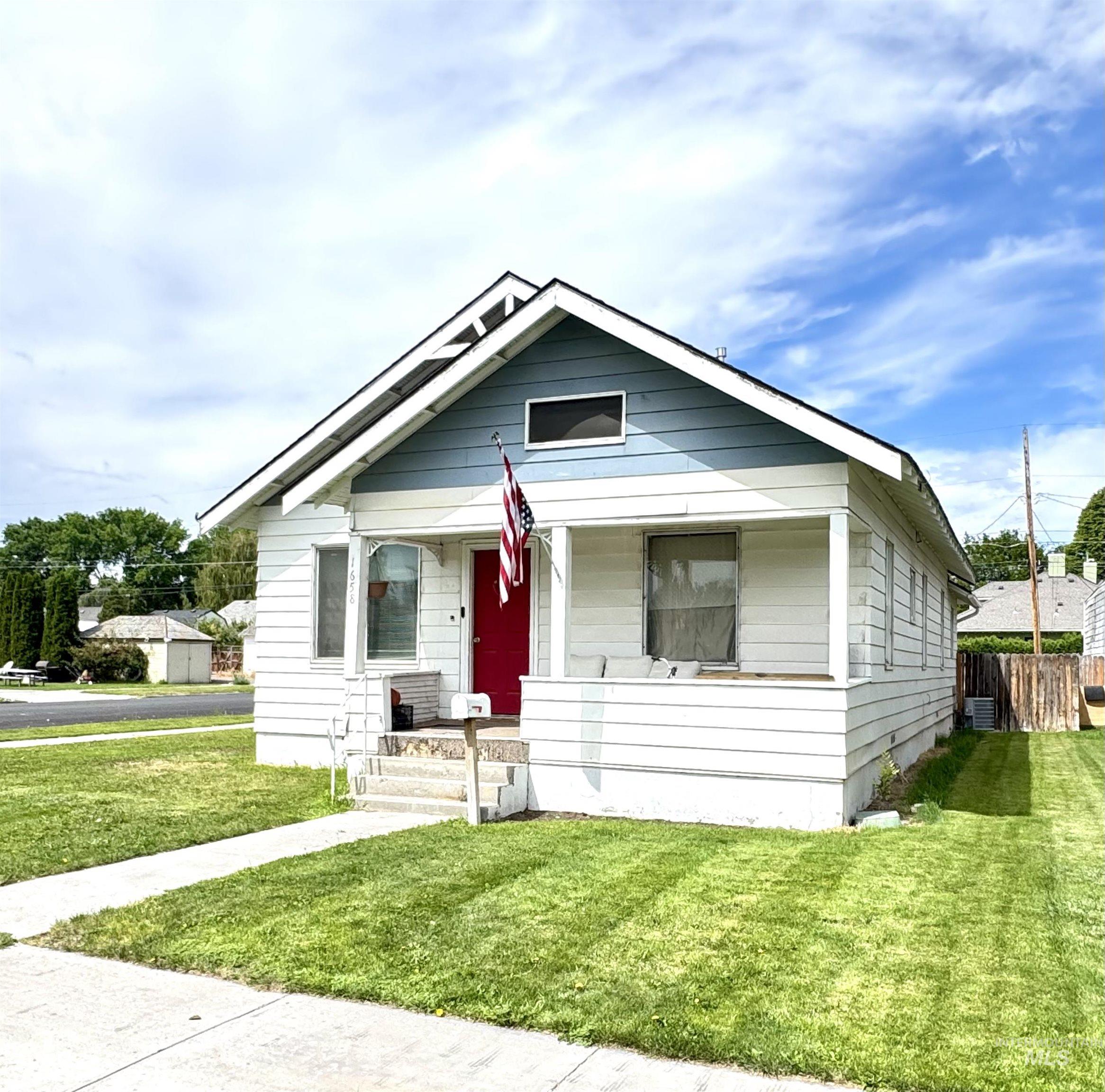 1658 Miller Ave Property Photo 1