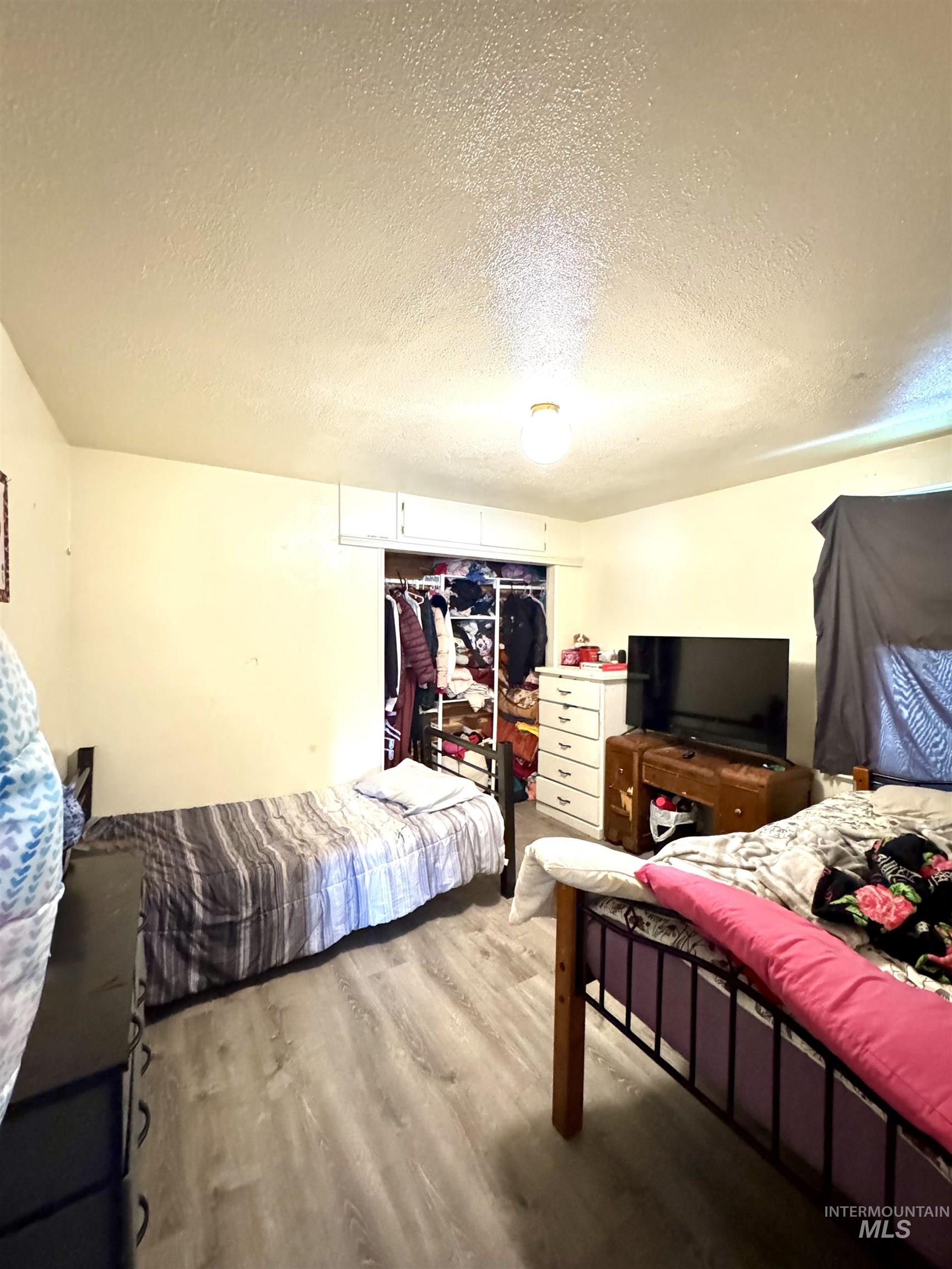 1658 Miller Ave Property Photo 4