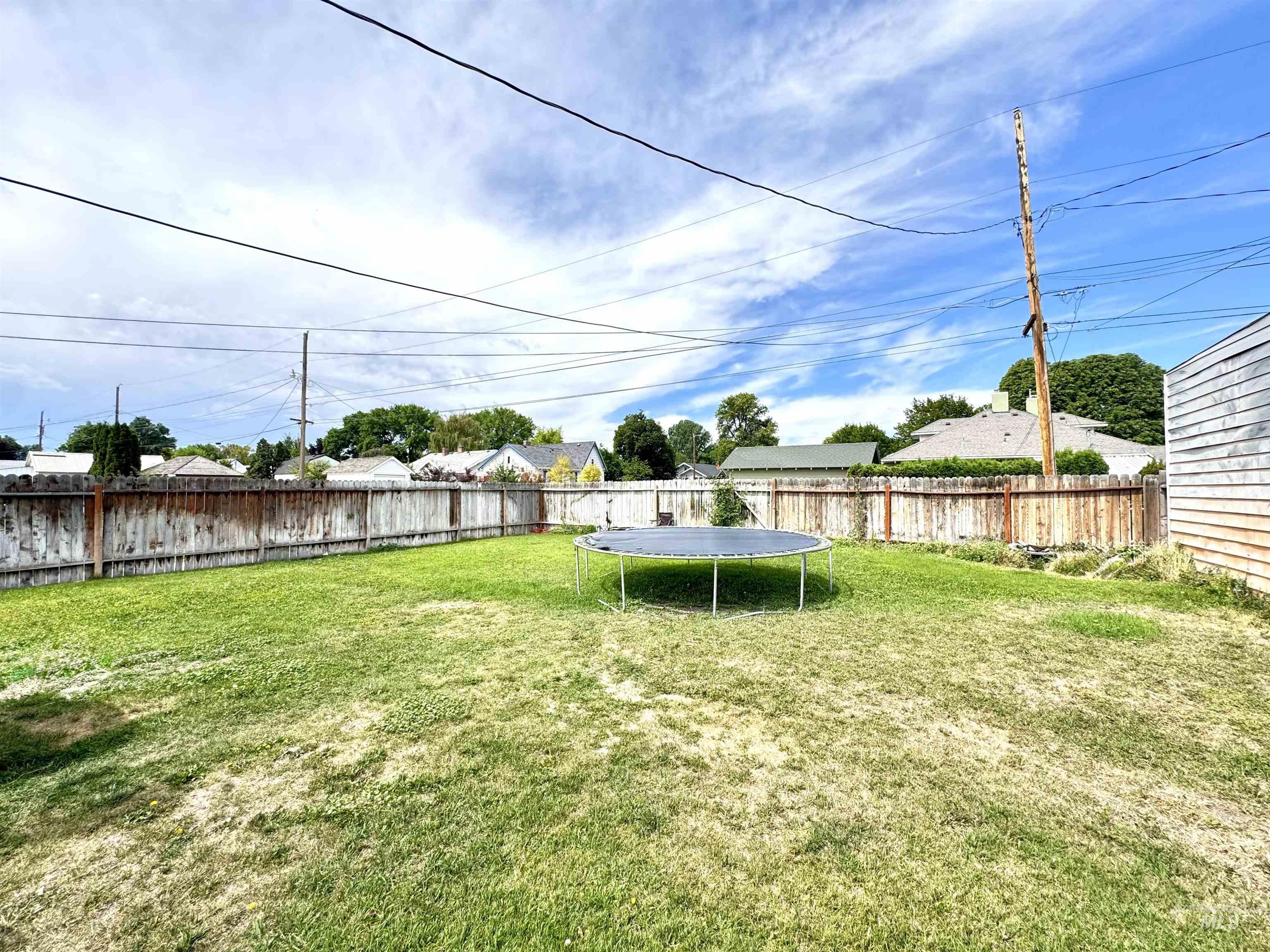 1658 Miller Ave Property Photo 6