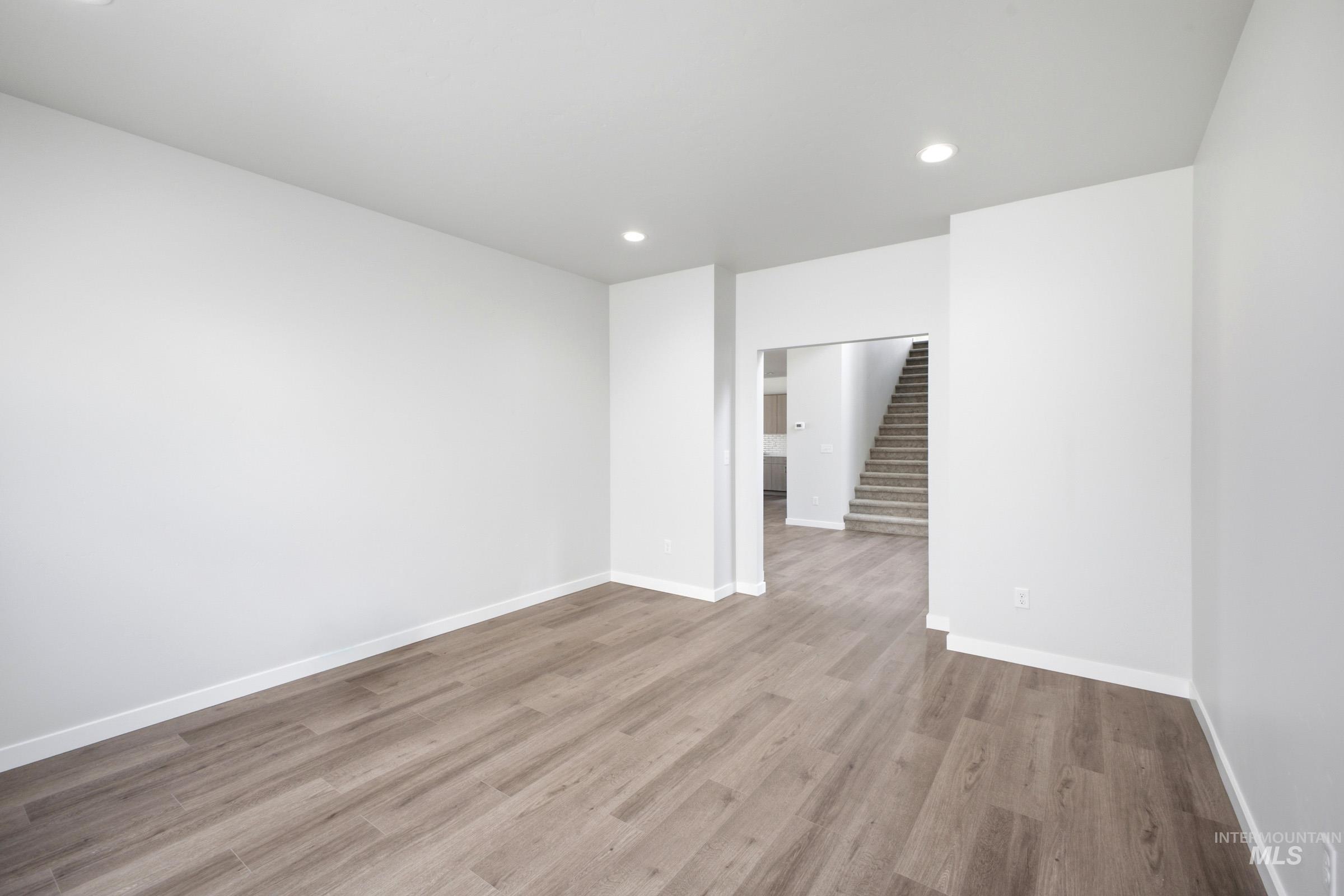 2474 W Kincaid St Property Photo 20
