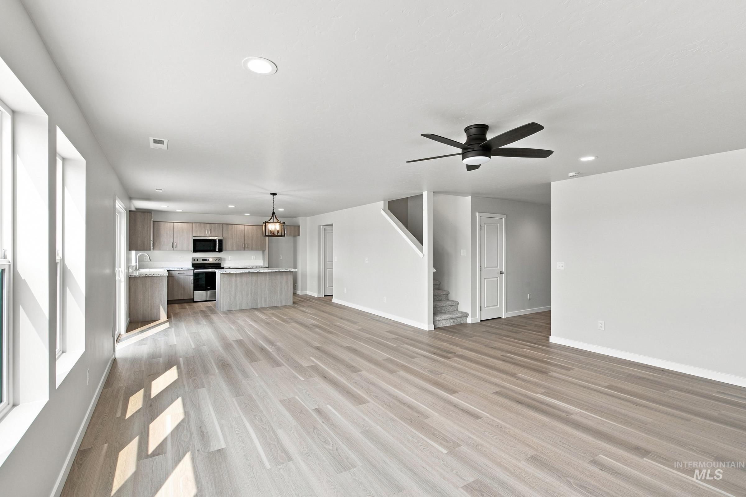 3795 E White Plains St Property Photo 10