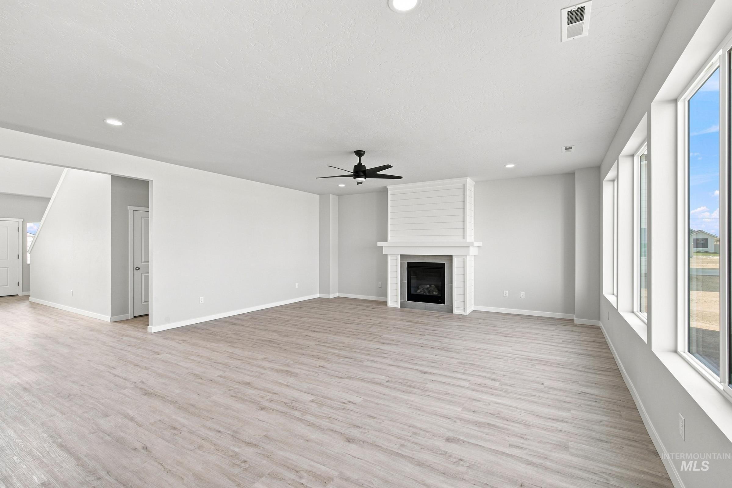 4559 S Amsterdam Ave Property Photo 10