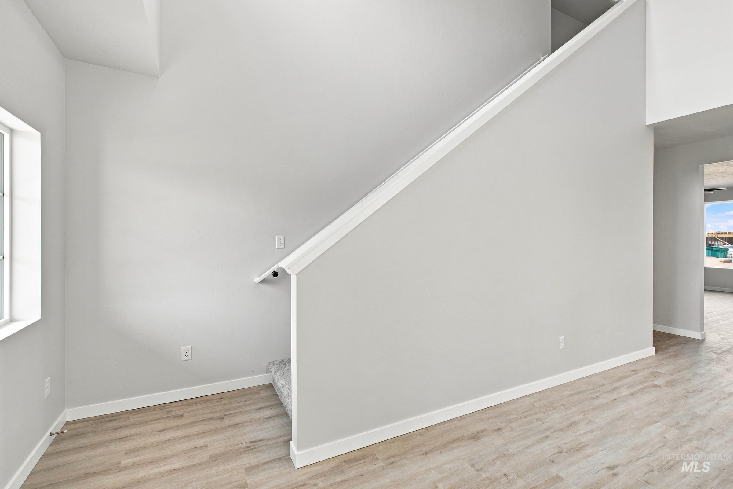 4559 S Amsterdam Ave Property Photo 14