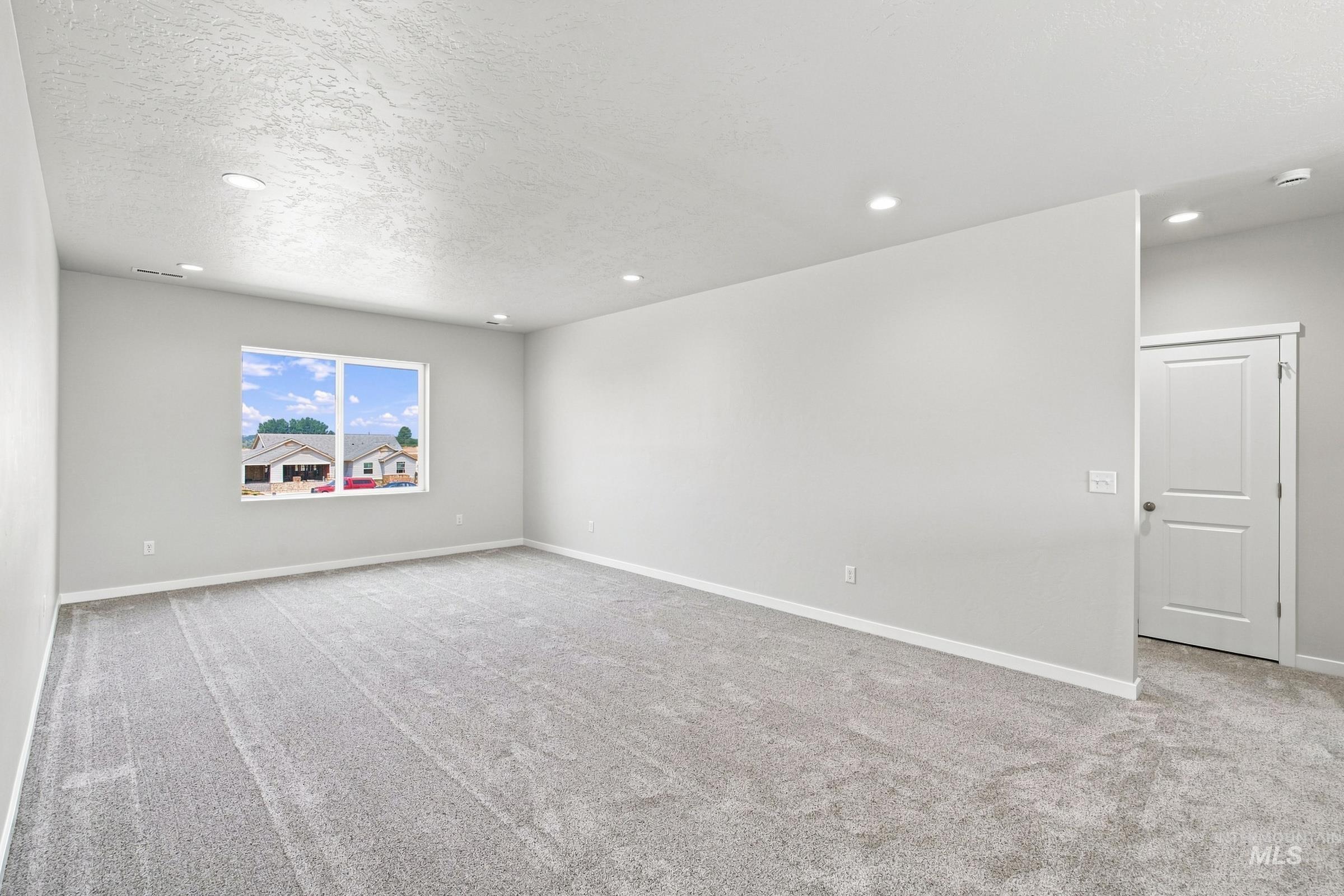 4559 S Amsterdam Ave Property Photo 23