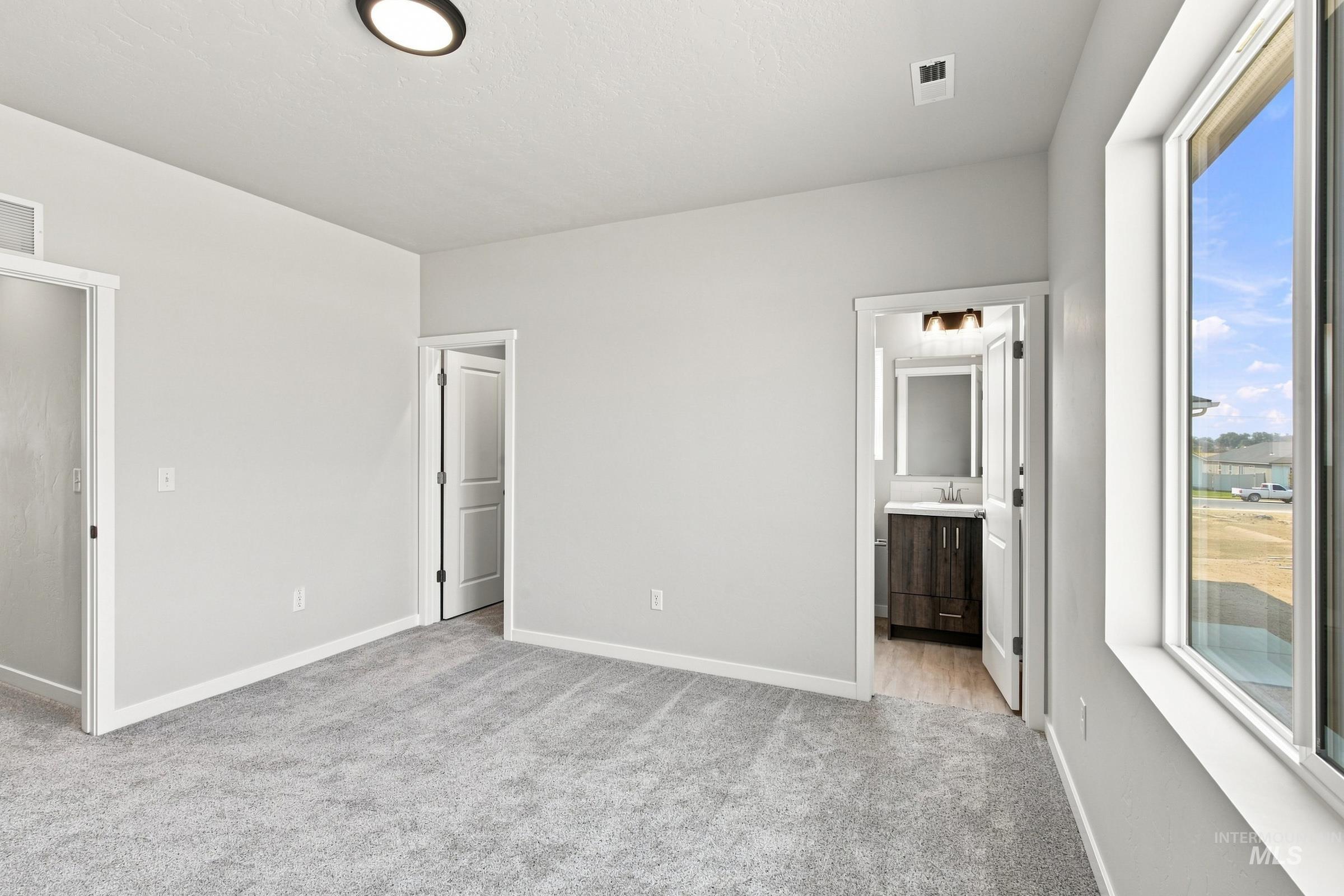 4559 S Amsterdam Ave Property Photo 25