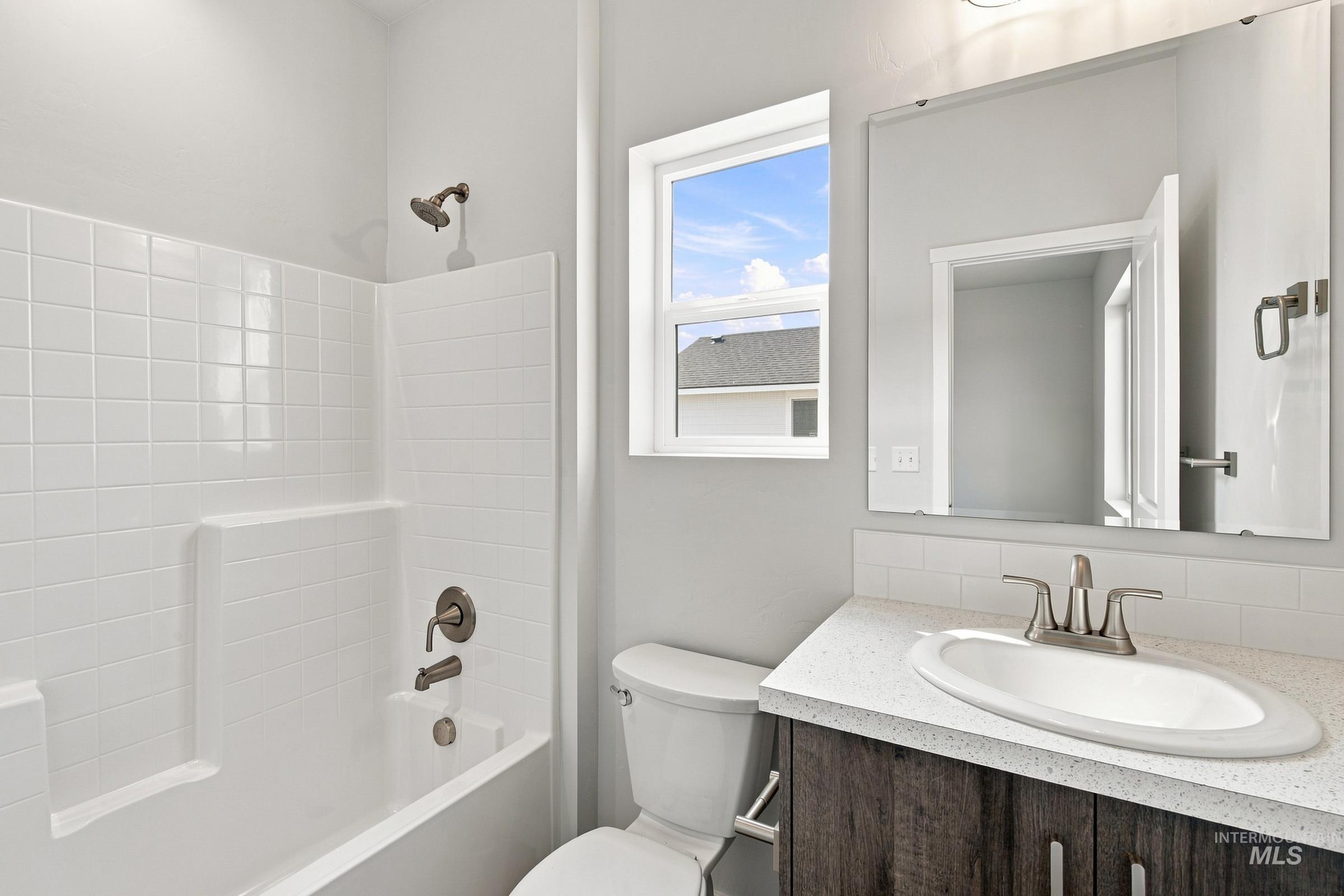 4559 S Amsterdam Ave Property Photo 26