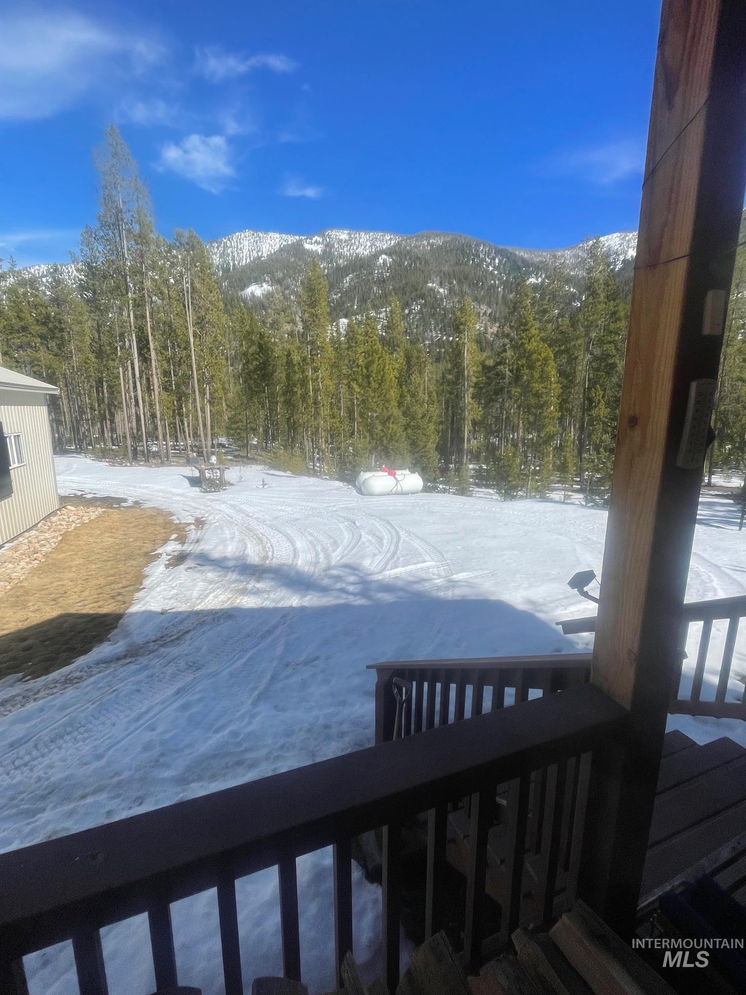 17567 Edwardsburg Rd Property Photo 4