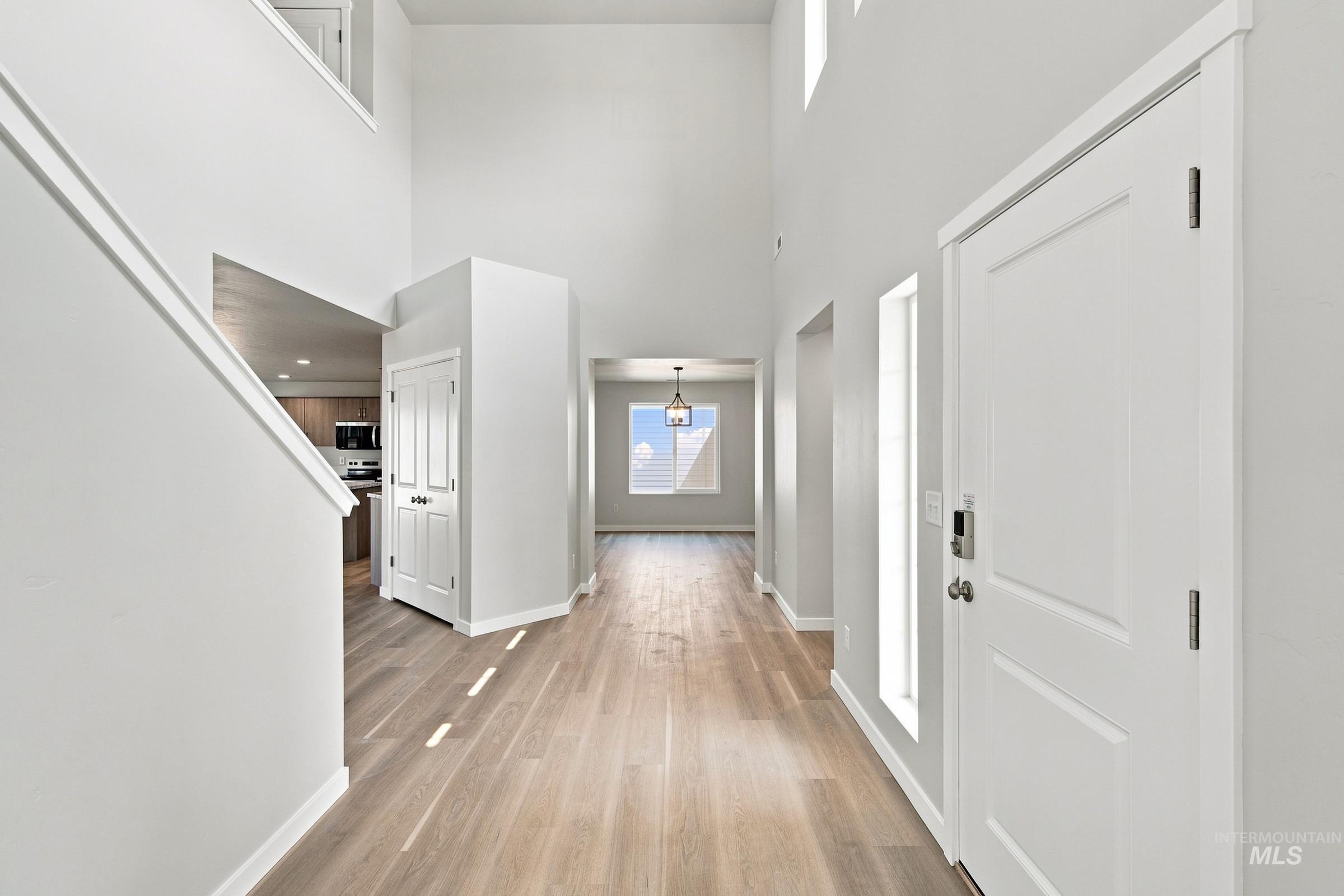 4577 S Amsterdam Ave Property Photo 14