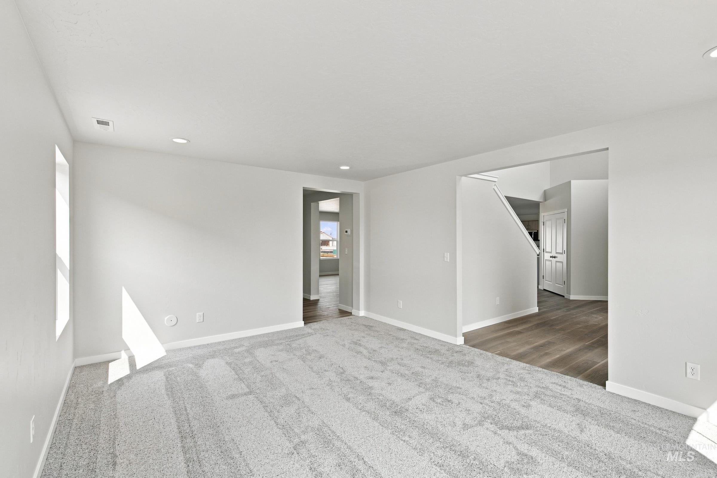 4577 S Amsterdam Ave Property Photo 18