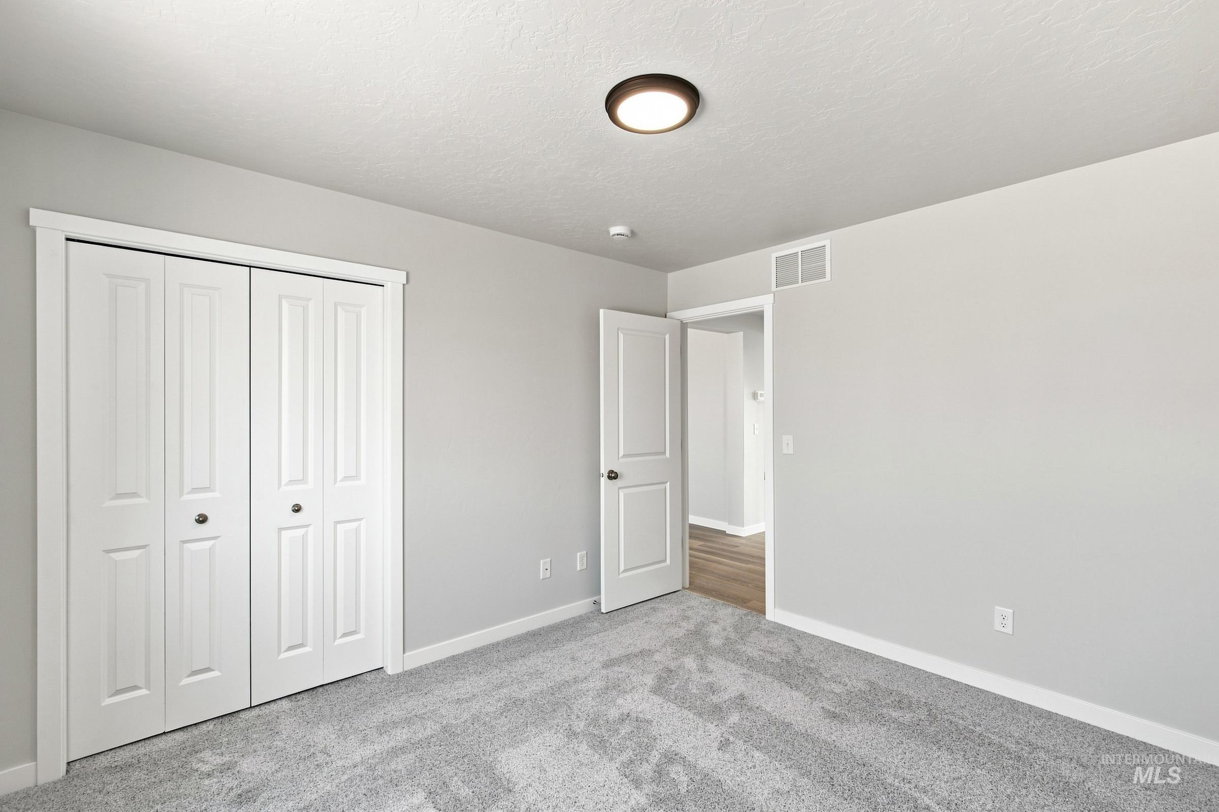 4577 S Amsterdam Ave Property Photo 21
