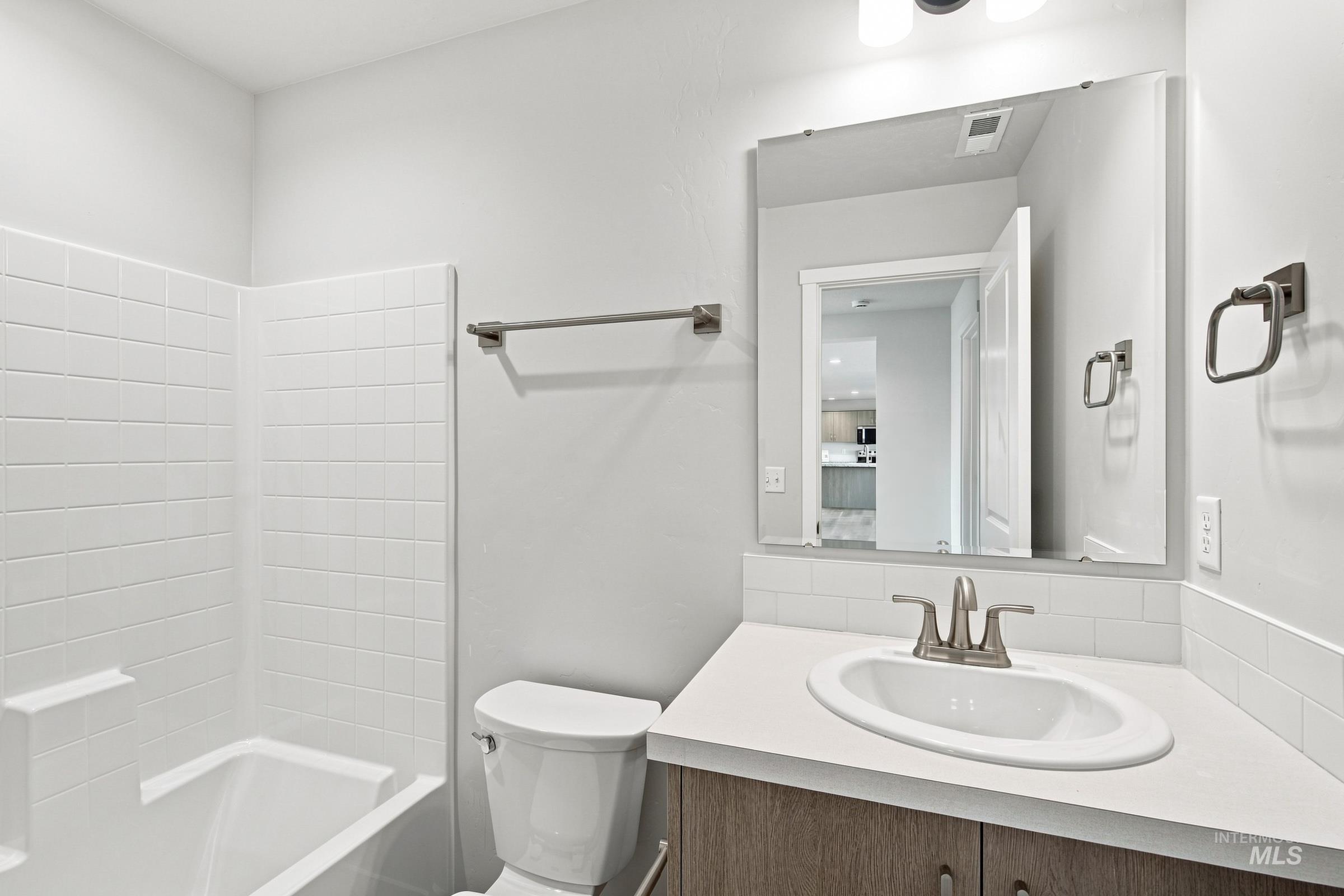 4577 S Amsterdam Ave Property Photo 22