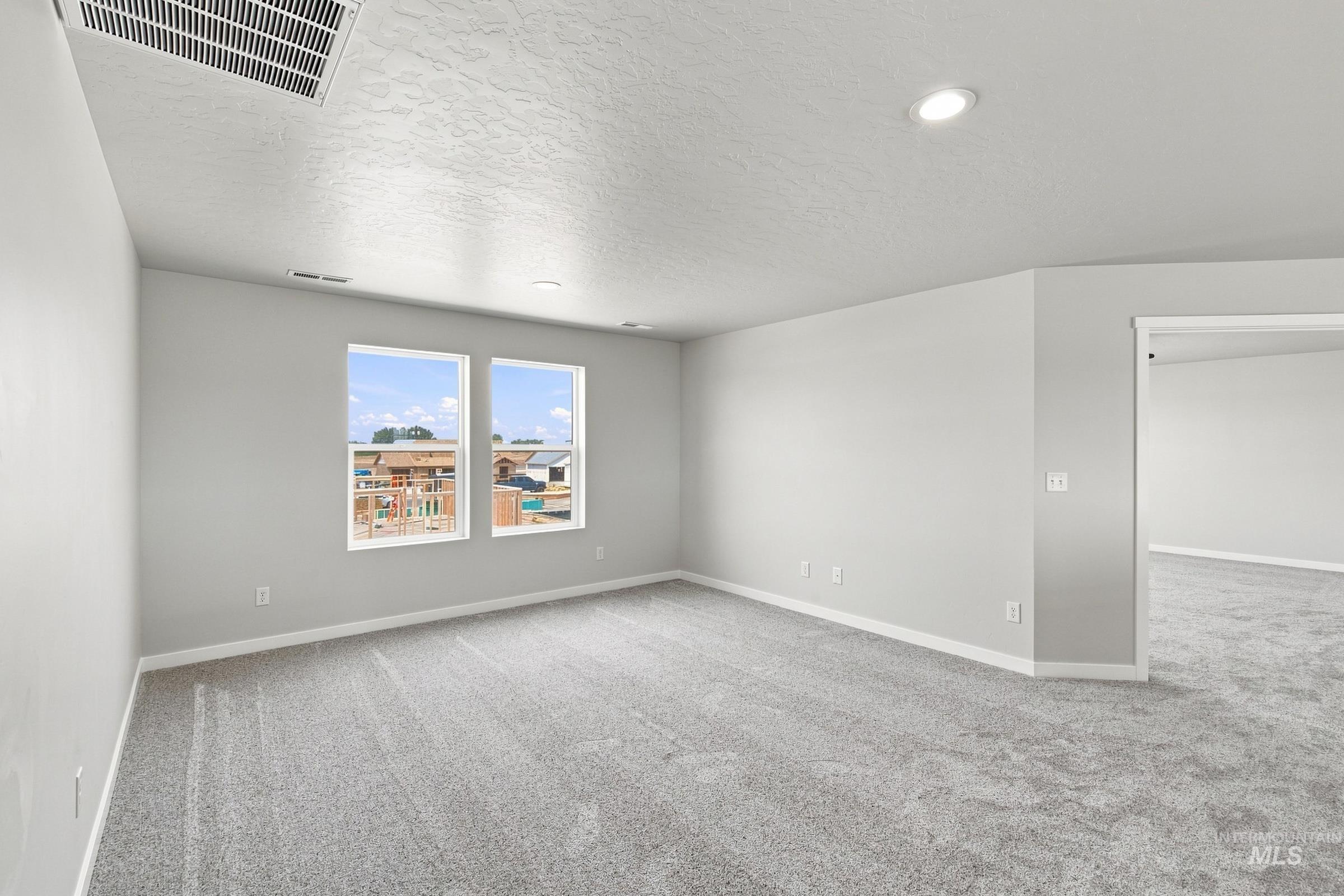 4577 S Amsterdam Ave Property Photo 24