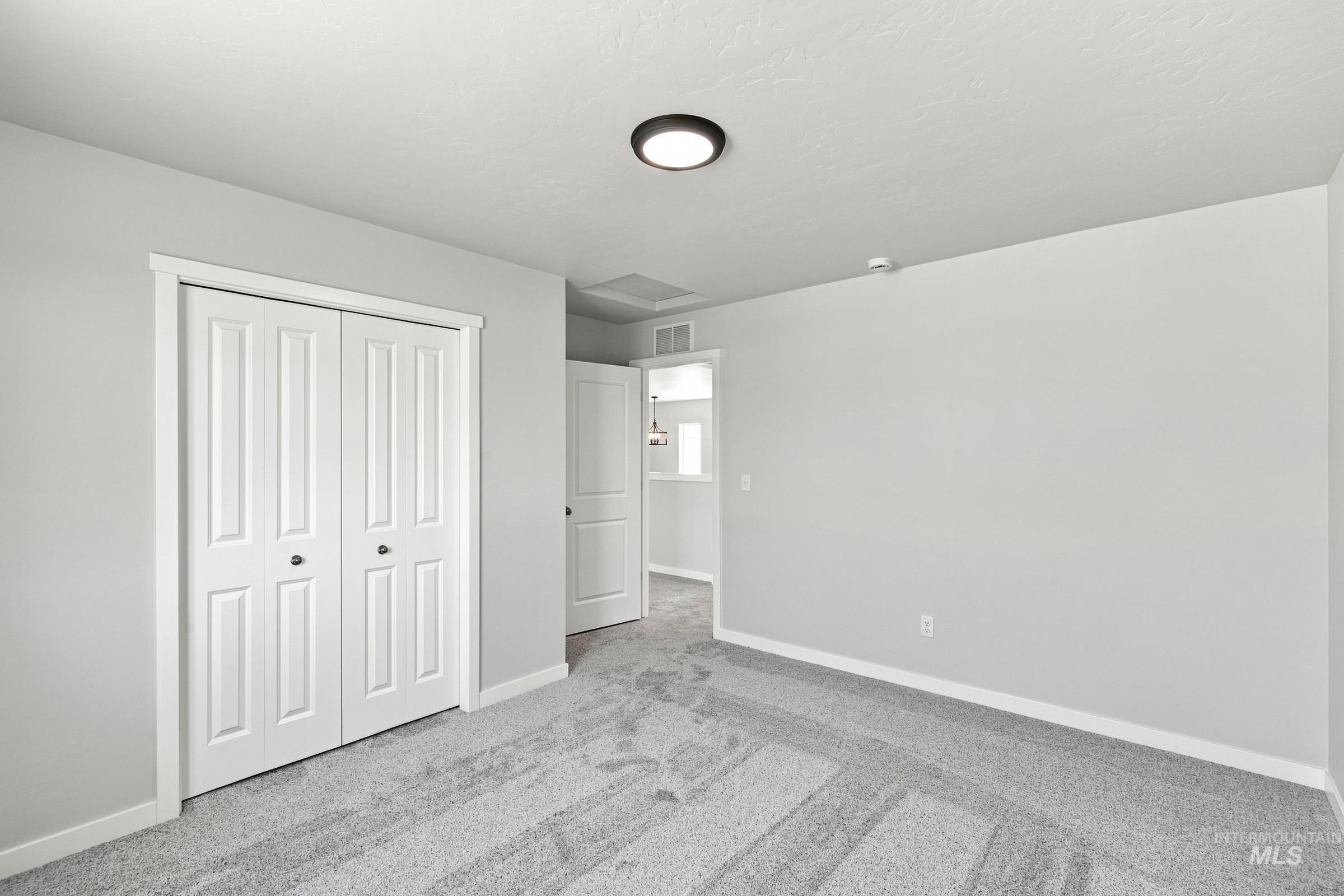 4577 S Amsterdam Ave Property Photo 28