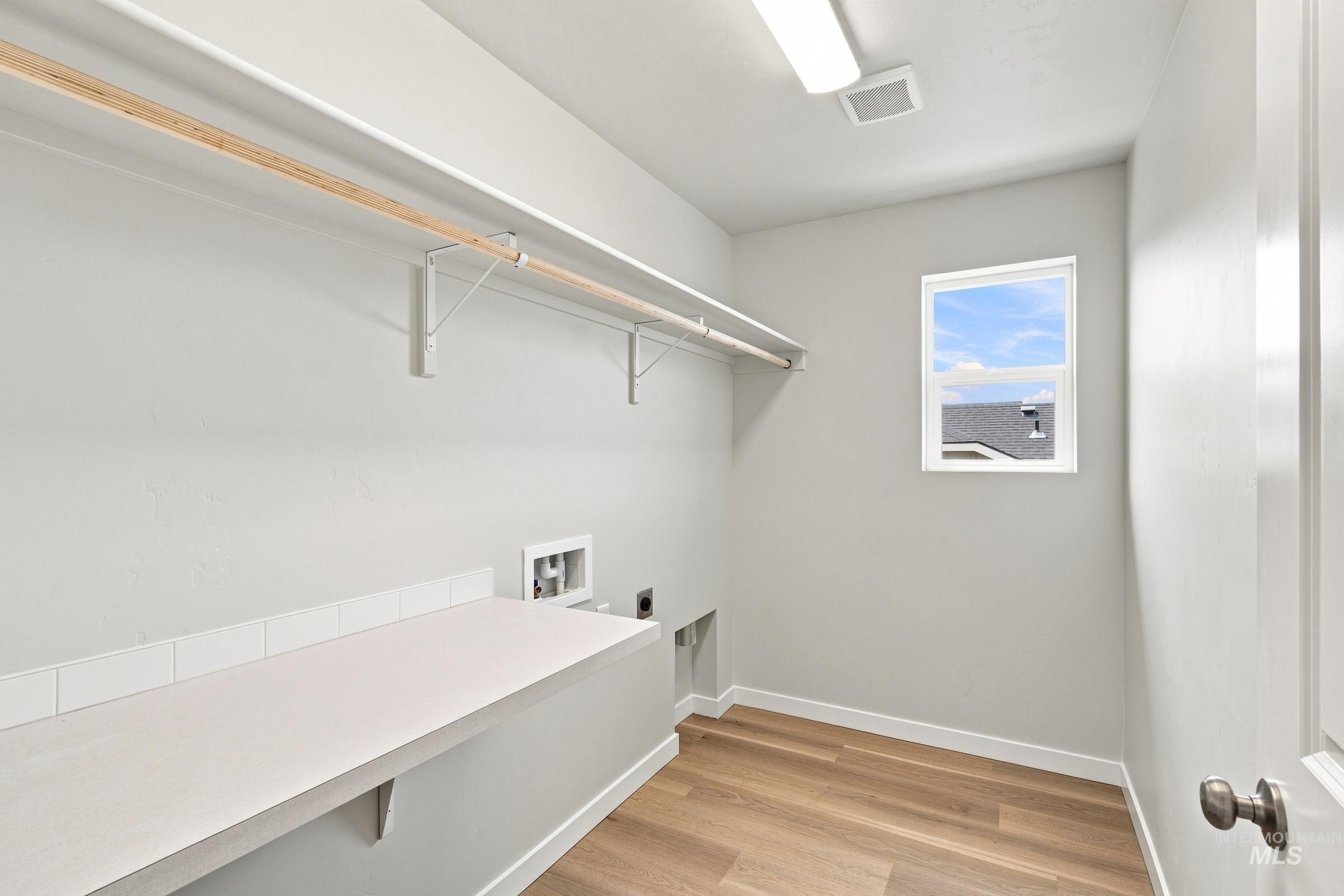 4577 S Amsterdam Ave Property Photo 32