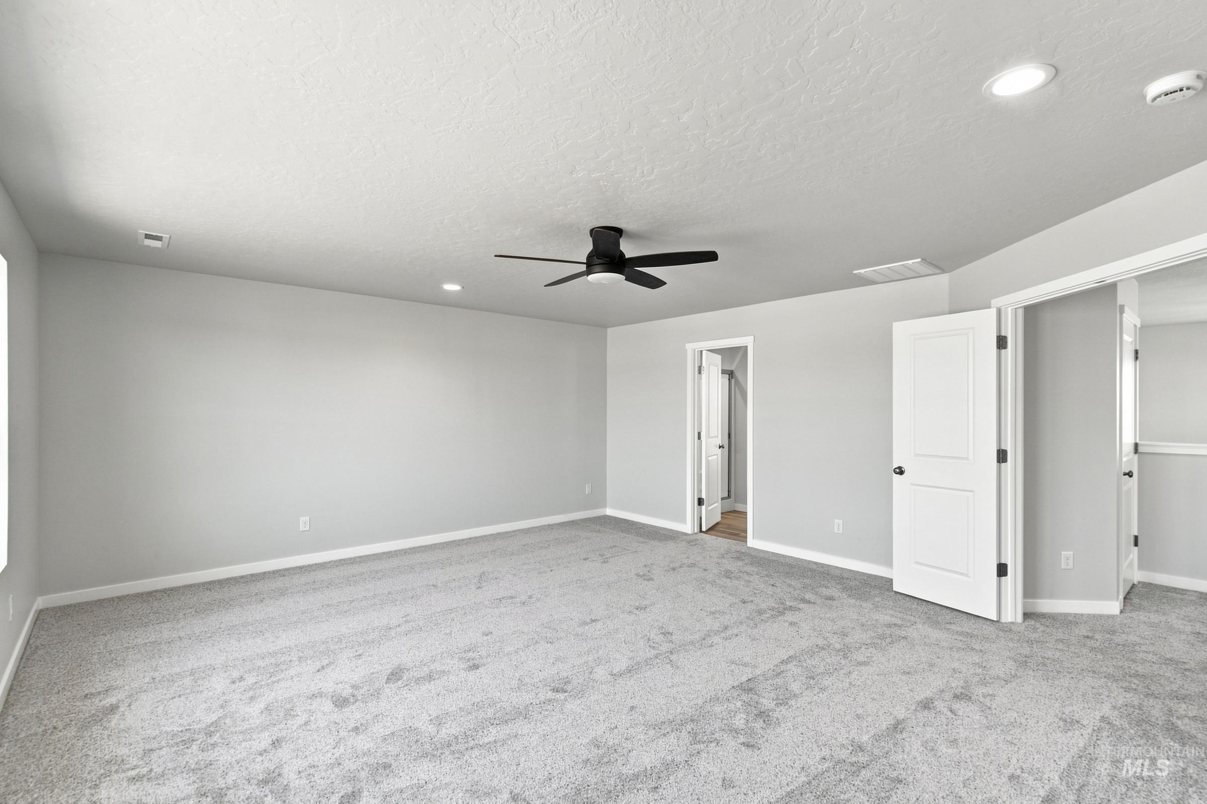 4577 S Amsterdam Ave Property Photo 34