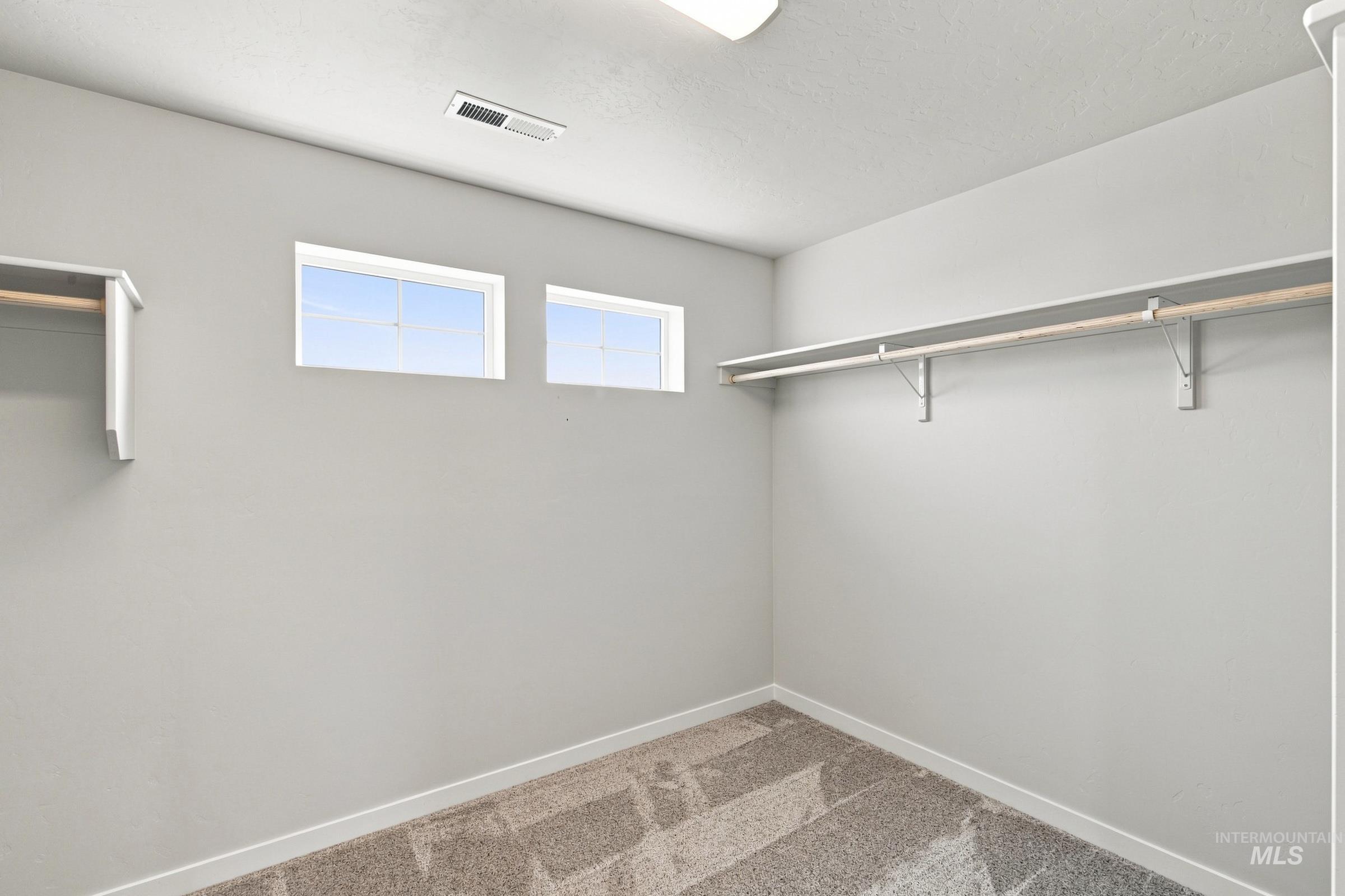 4577 S Amsterdam Ave Property Photo 36