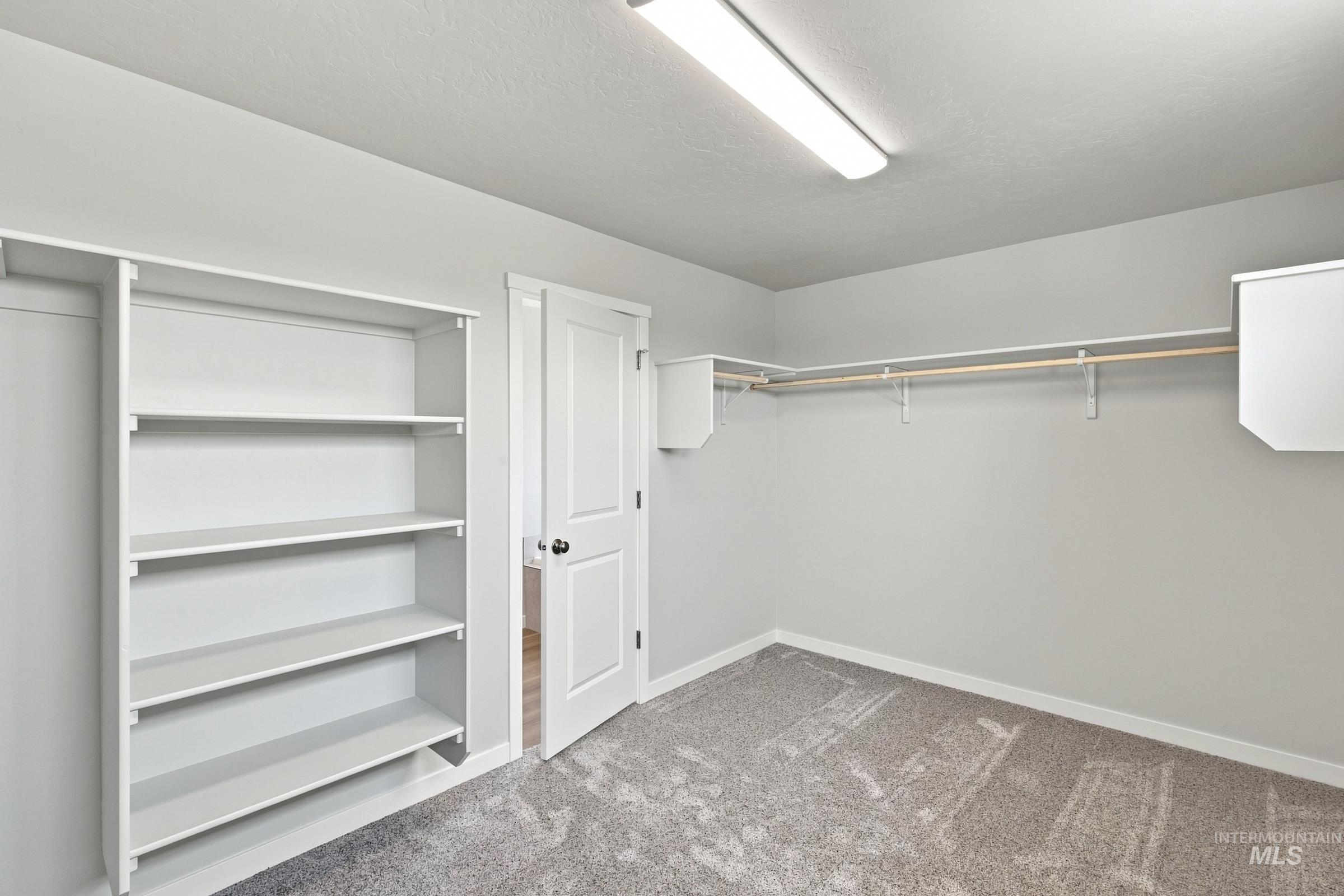 4577 S Amsterdam Ave Property Photo 37