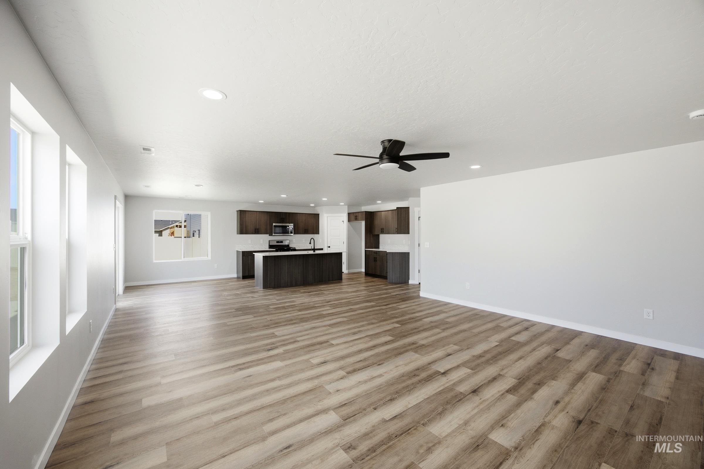 15337 Albatross Ave Property Photo 9